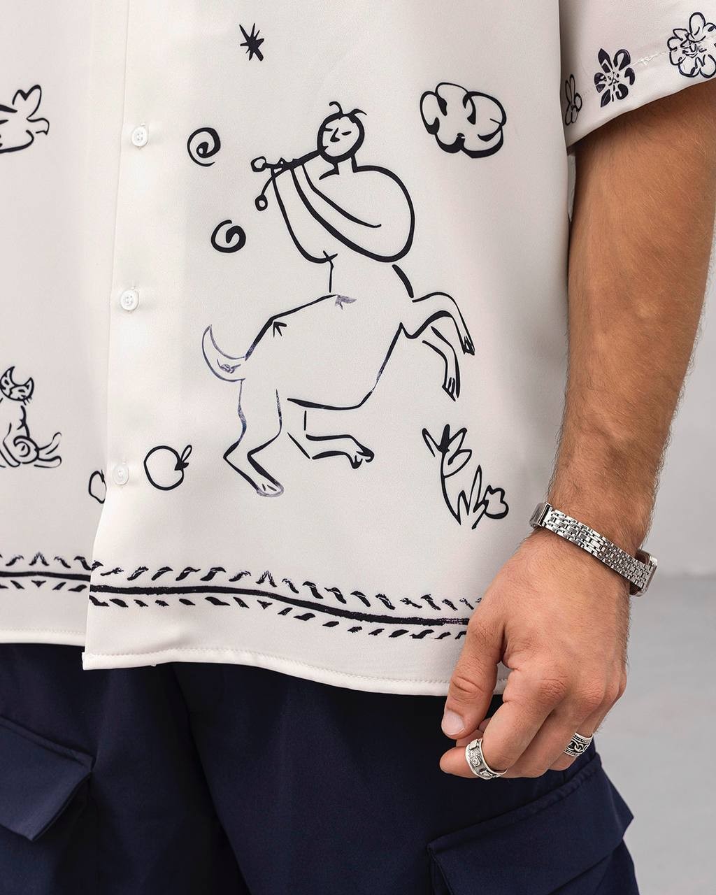 Erkek Oversize Kısa Kollu Desenli Gömlek – Minimal Çizim Print