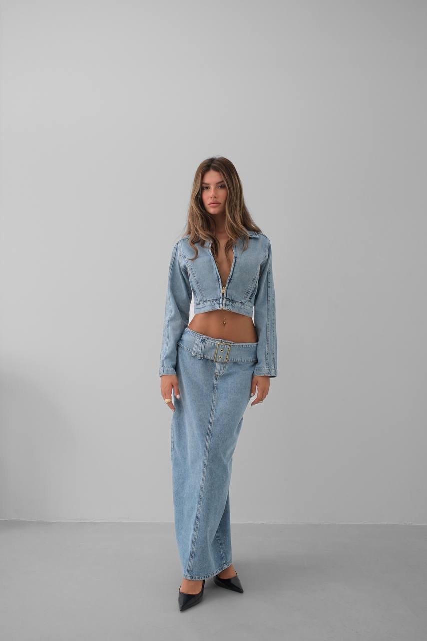 KEMER DETAYLI  YIRTMAÇLI MAXİ KOT ETEK VE FERMUARLI CROP CEKET TAKIM