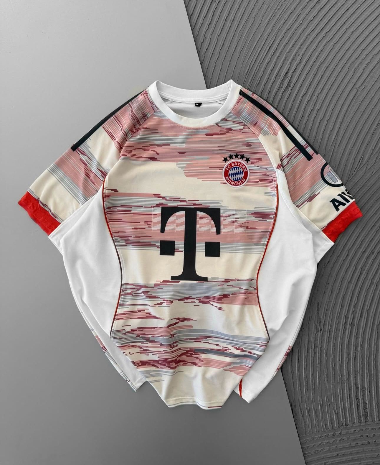 Bayern Desenli T-shirt