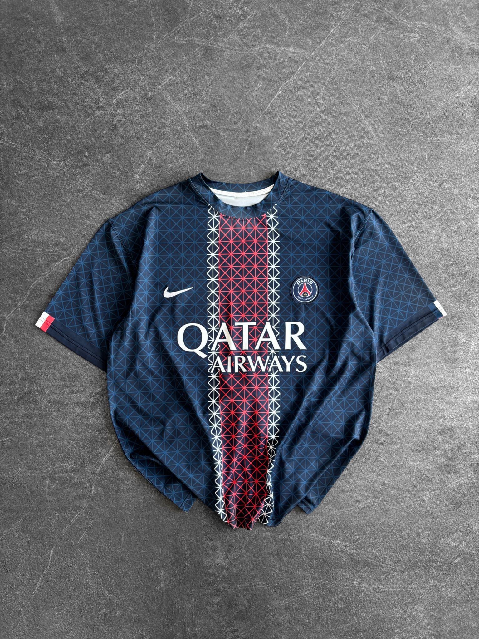 Paris Logolu Desenli T-shirt