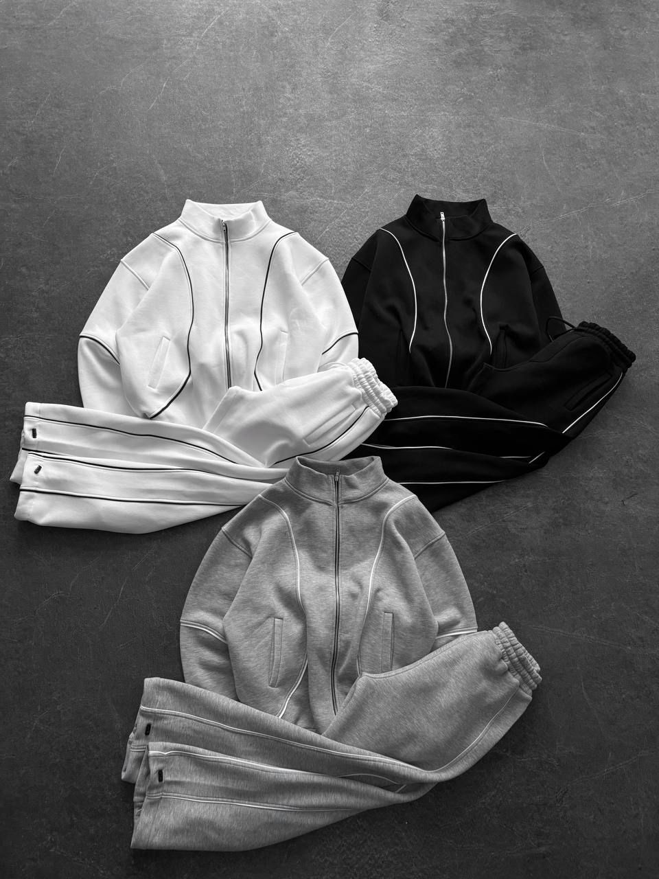 BEYAZ SİYAH BİYELİ RETRO TAKIM