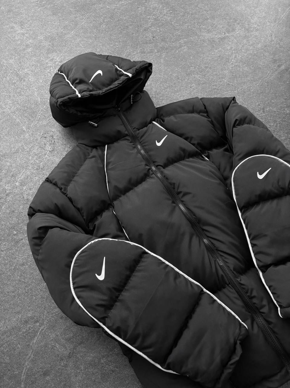 Nike biyeli mont siyah