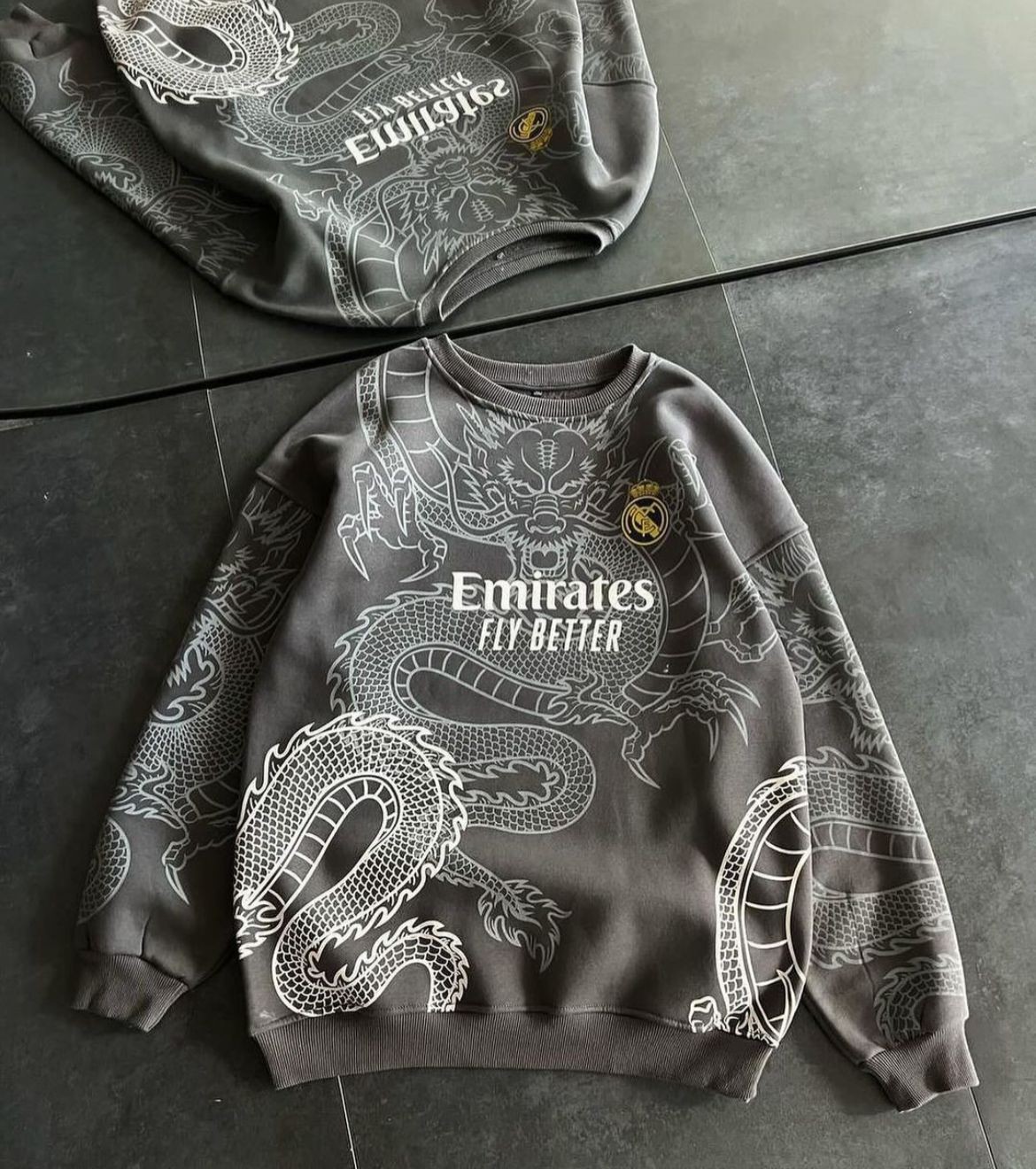 Emirates Ejderha Baskı Sweatshirt