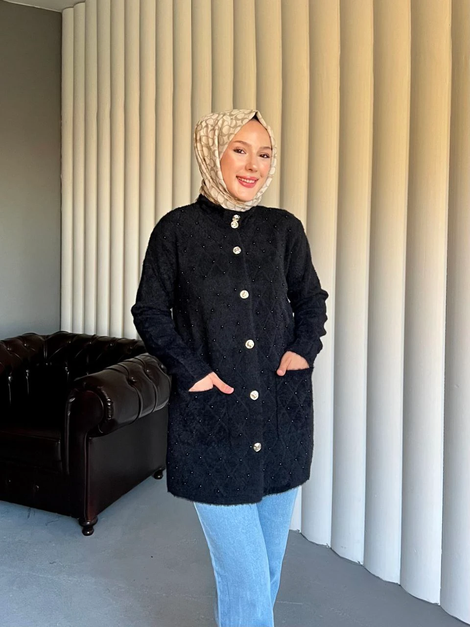 CAMELİ İnci Detaylı Düğmeli Triko Hırka - Siyah