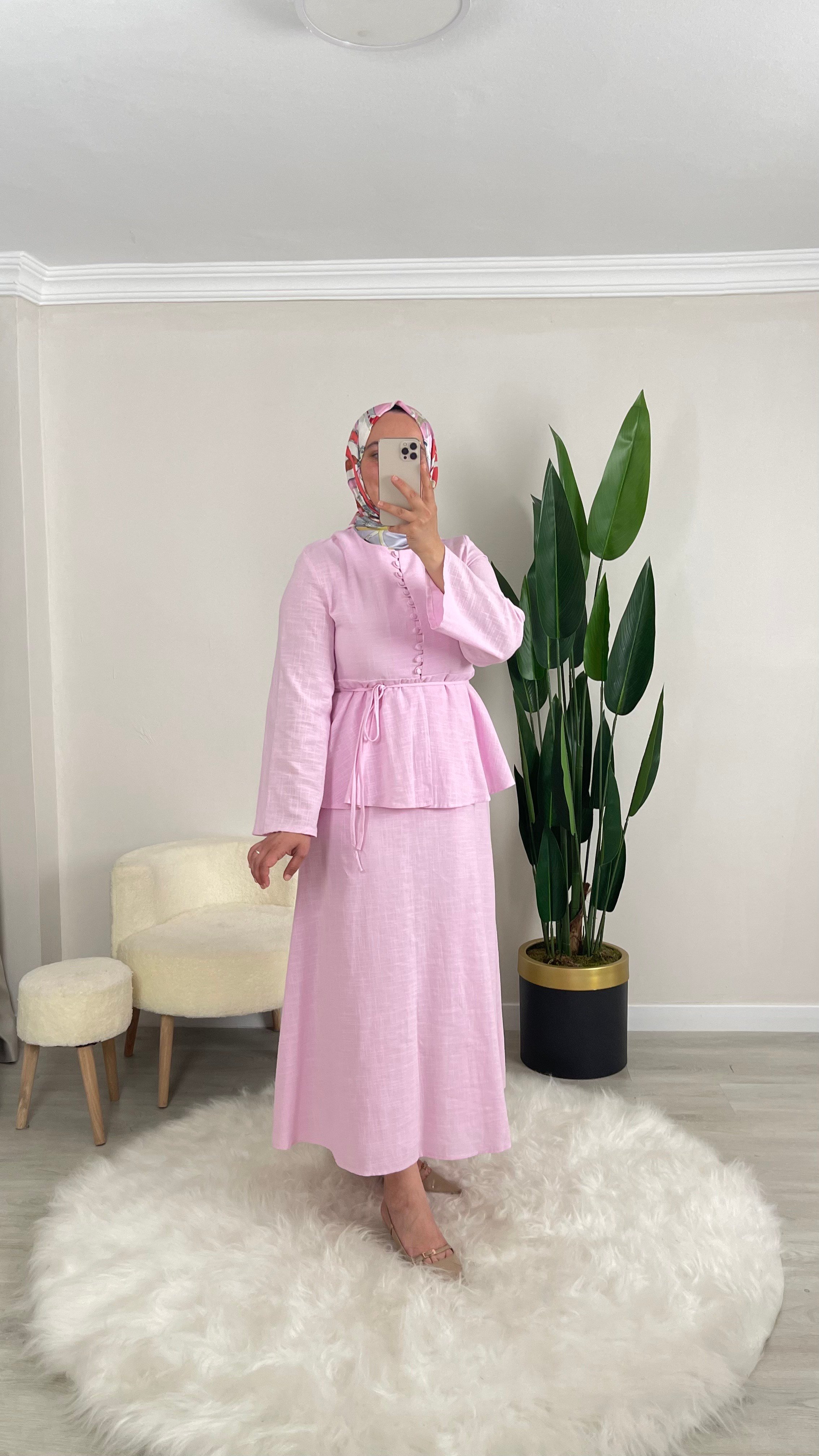 QUENN BRİT DÜĞMELİ SEYYAR KEMERLİ ELBİSE