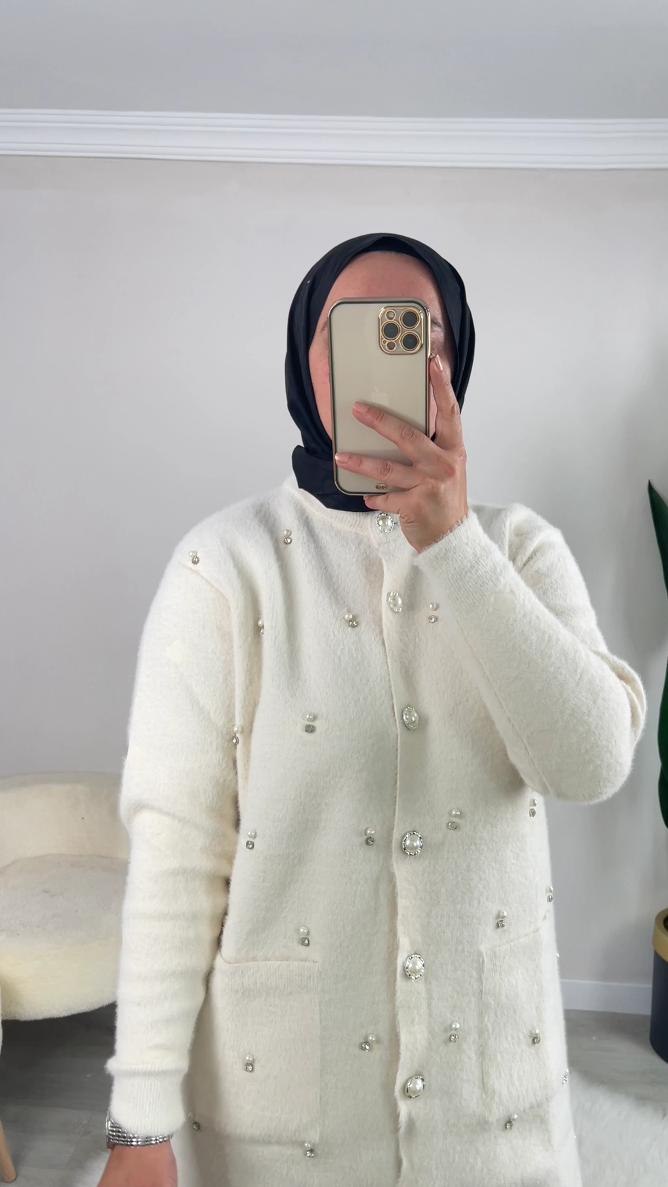 Sezen İncili Uzun Taşlı Düğmeli Triko Cepli Ceket