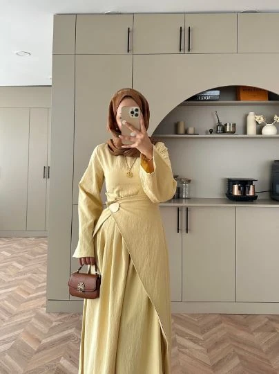 YEŞİM Qupra Kumaş Piliseli Gold Bronş Detaylı Uzun Elbise 