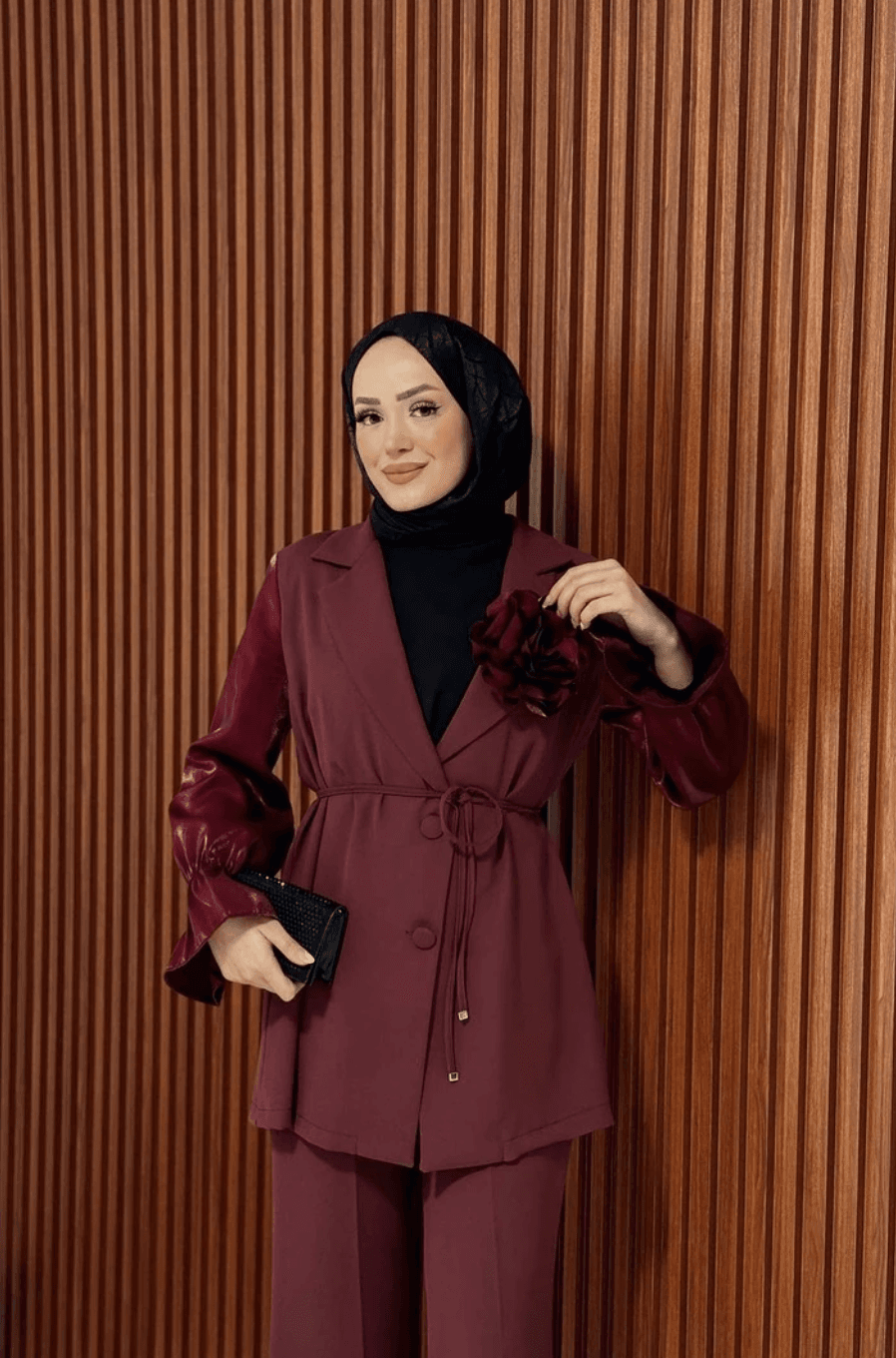Sıla Gül Broşlu Ceketli Takım