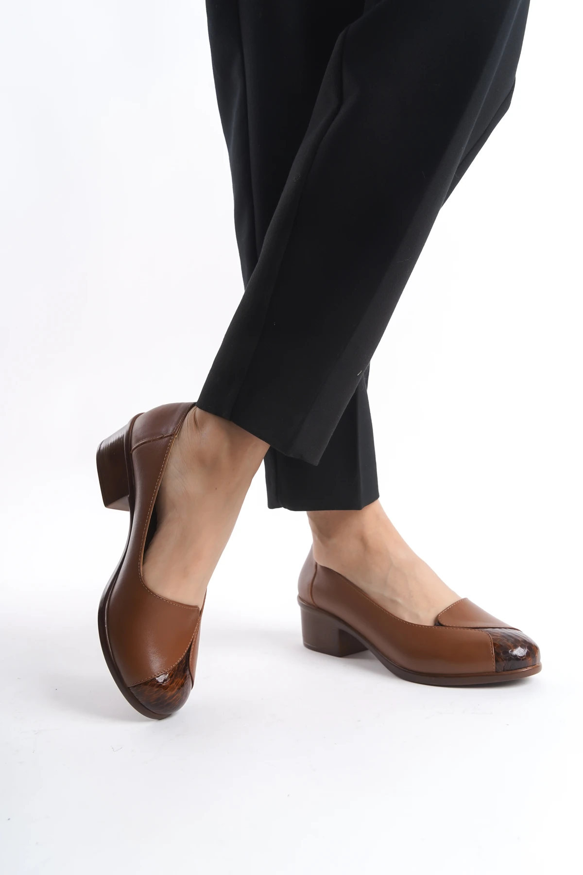 HAKİKİ DERİ ANATOMİK TABAN COMFORT KADIN AYAKKABI