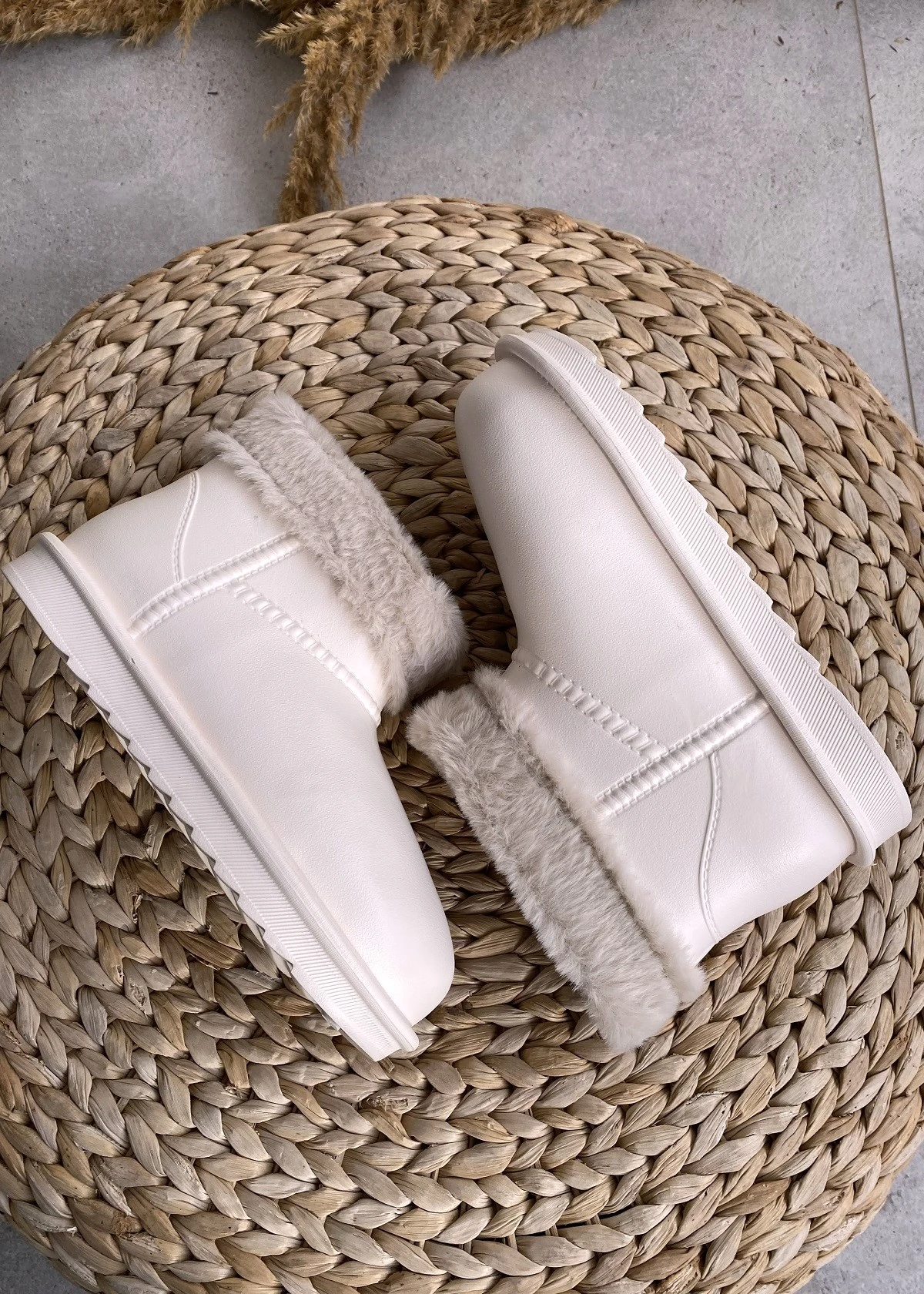 SU GEÇİRMEZ İÇİ KÜRKLÜ KISA KADIN HAFİF YAĞMUR BOTU TMD2025200 - ekru