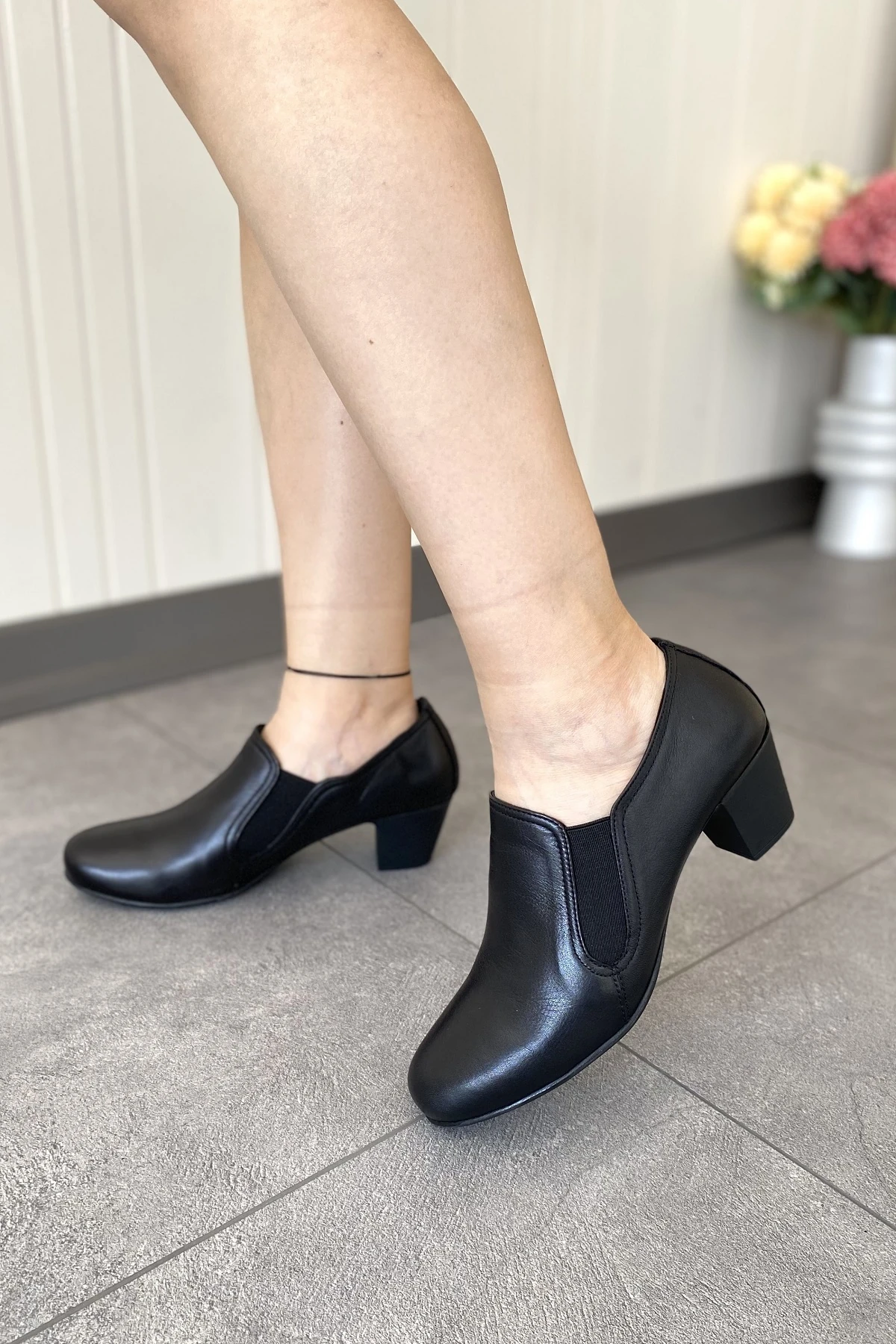 HAKİKİ DERİ ANATOMİK TABAN RAHAT VE ŞIK GÜNLÜK KADIN AYAKKABI TMD202521