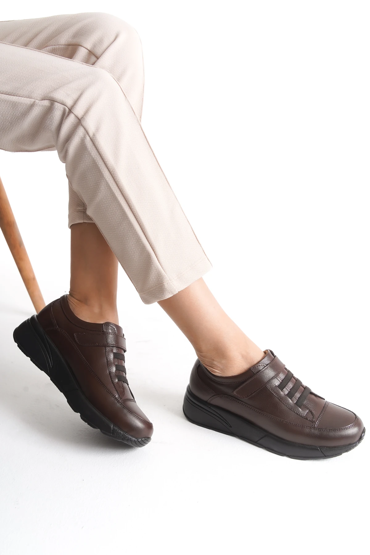 HAKİKİ DERİ ORTOPEDİK TABAN CIRTLI GÜNLÜK KADIN AYAKKABI