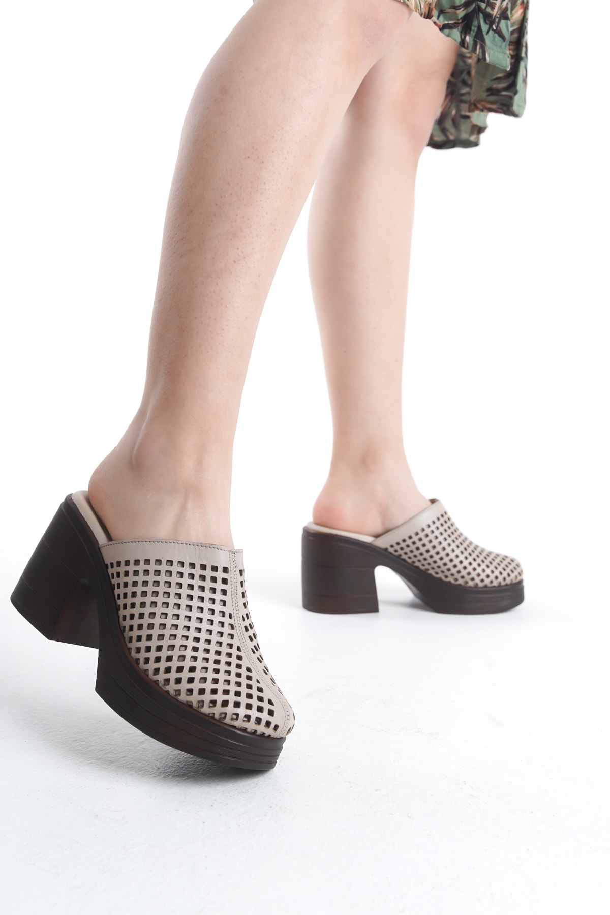 HAKİKİ DERİ 9 CM PLATFORM TOPUKLU ORTOPEDİK SABO TERLİK