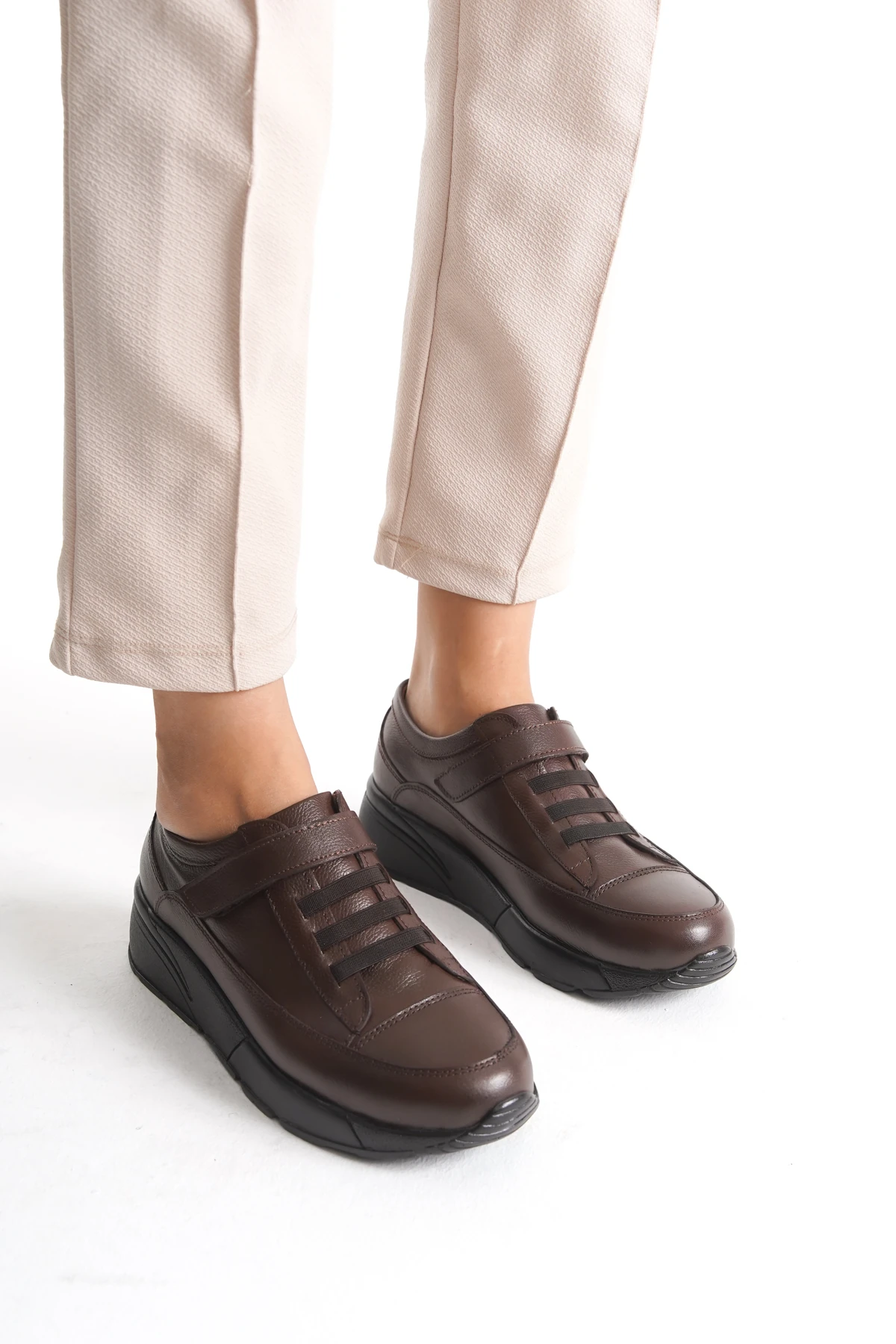 HAKİKİ DERİ ORTOPEDİK TABAN CIRTLI GÜNLÜK KADIN AYAKKABI