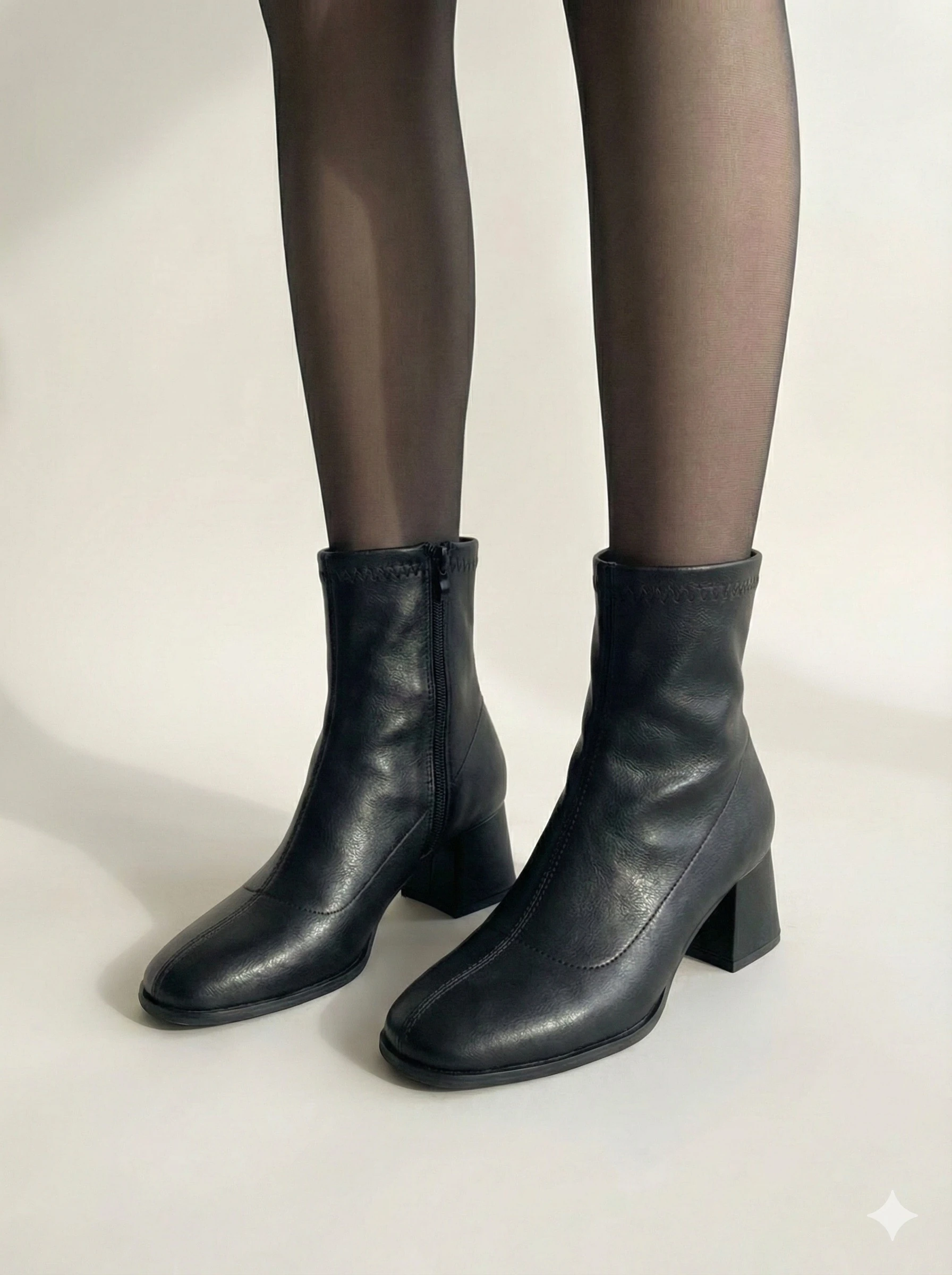 STREÇ KÜT BURUN 5 CM TOPUKLU GÜNLÜK KADIN BOT TMD202434 - SİYAH