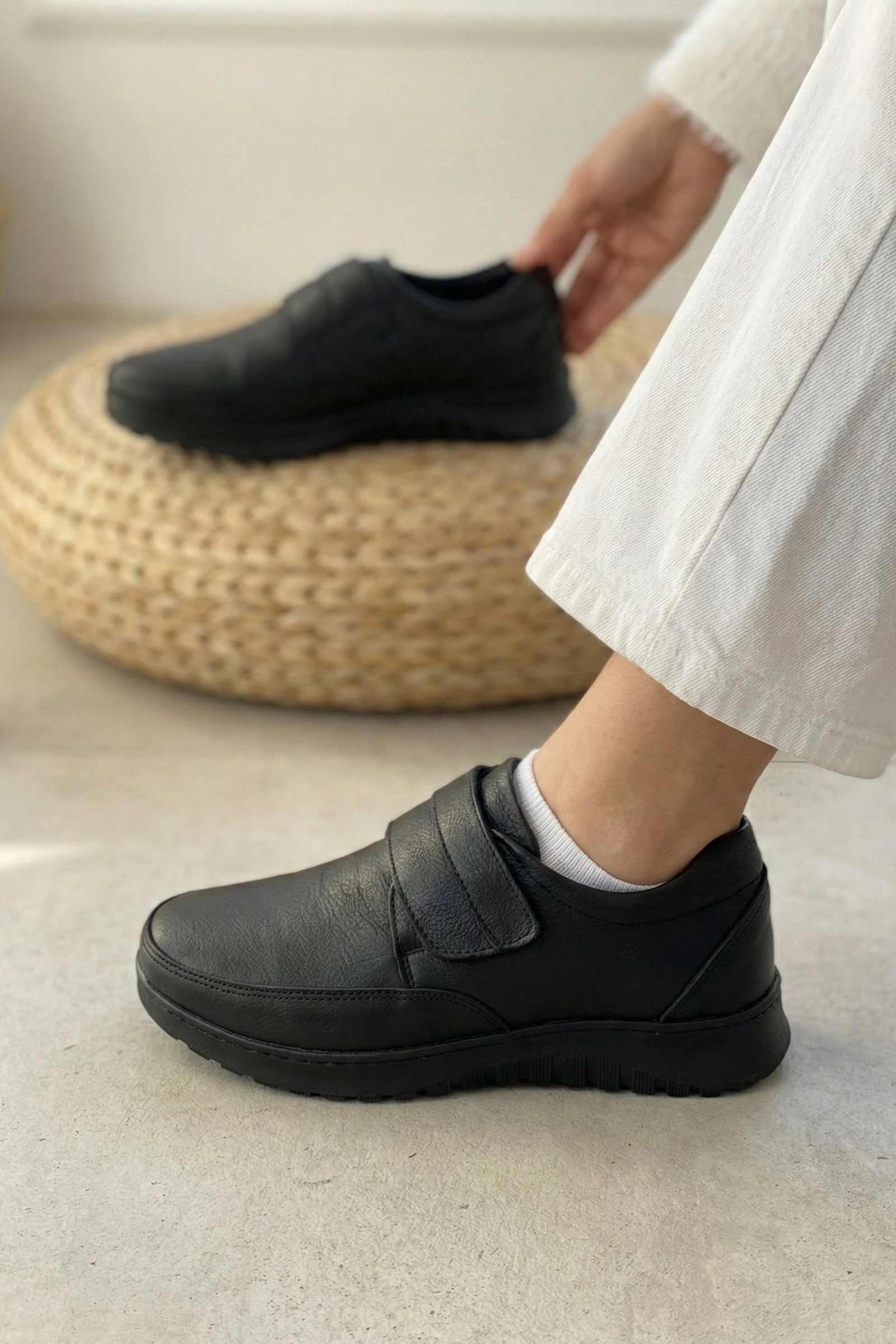 HAKİKİ DERİ ORTOPEDİK TABAN TOPUK DİKENE UYGUN GÜNLÜK RAHAT KADIN AYAKKABI TMD202525 - siyah