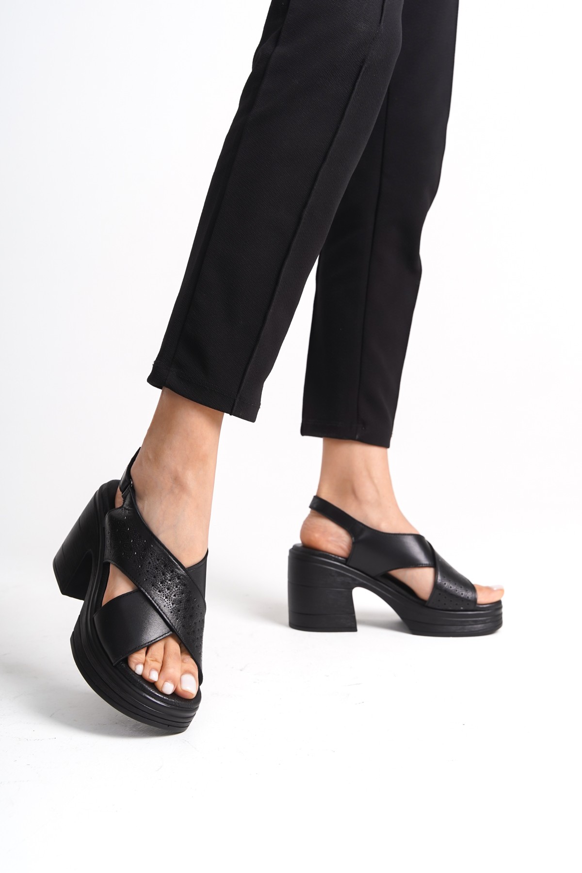 HAKİKİ DERİ 10 CM PLATFORM ÇAPRAZ KADIN SANDALET - SİYAH