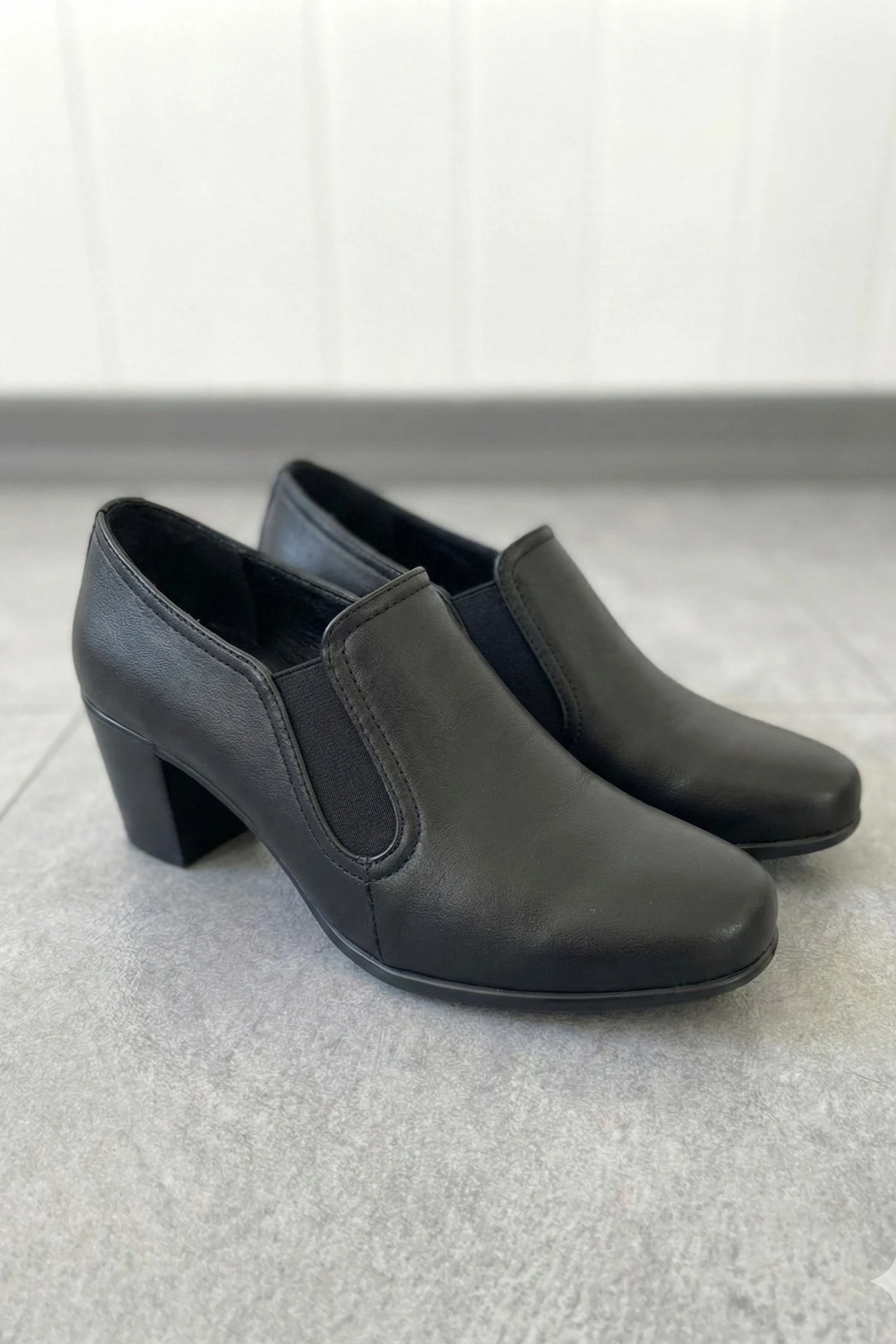 HAKİKİ DERİ ANATOMİK TABAN RAHAT VE ŞIK GÜNLÜK KADIN AYAKKABI TMD202521