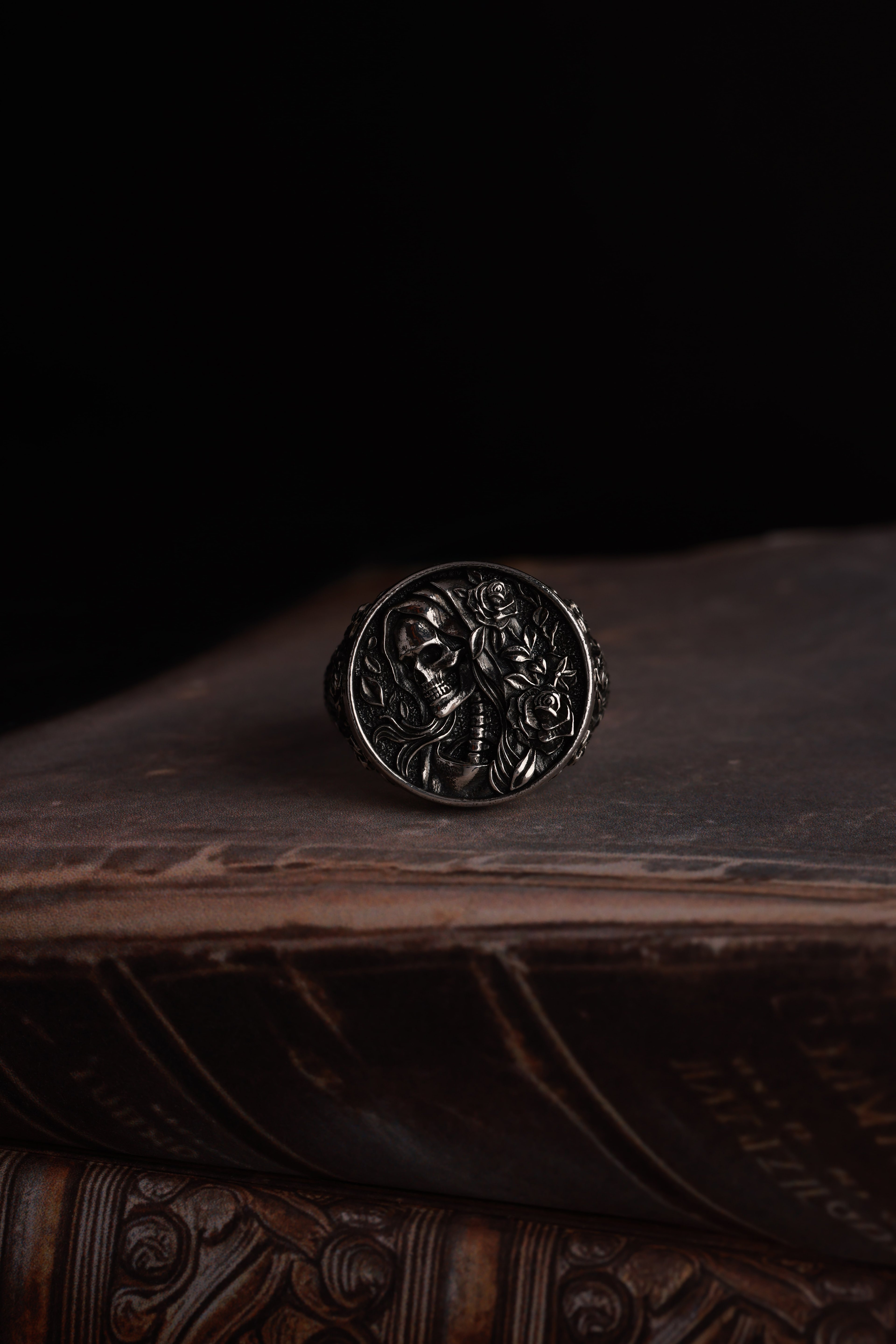 Skull & Roses Ring