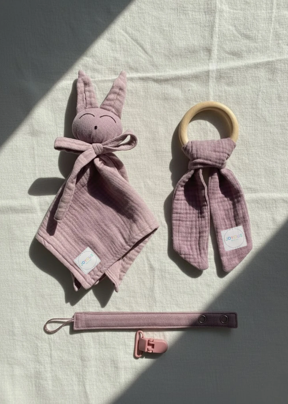 Yenidoğan 3’lü Müslin Set – Uyku Arkadaşı, Diş Kaşıyıcı, Emzik Askısı - gül kurusu