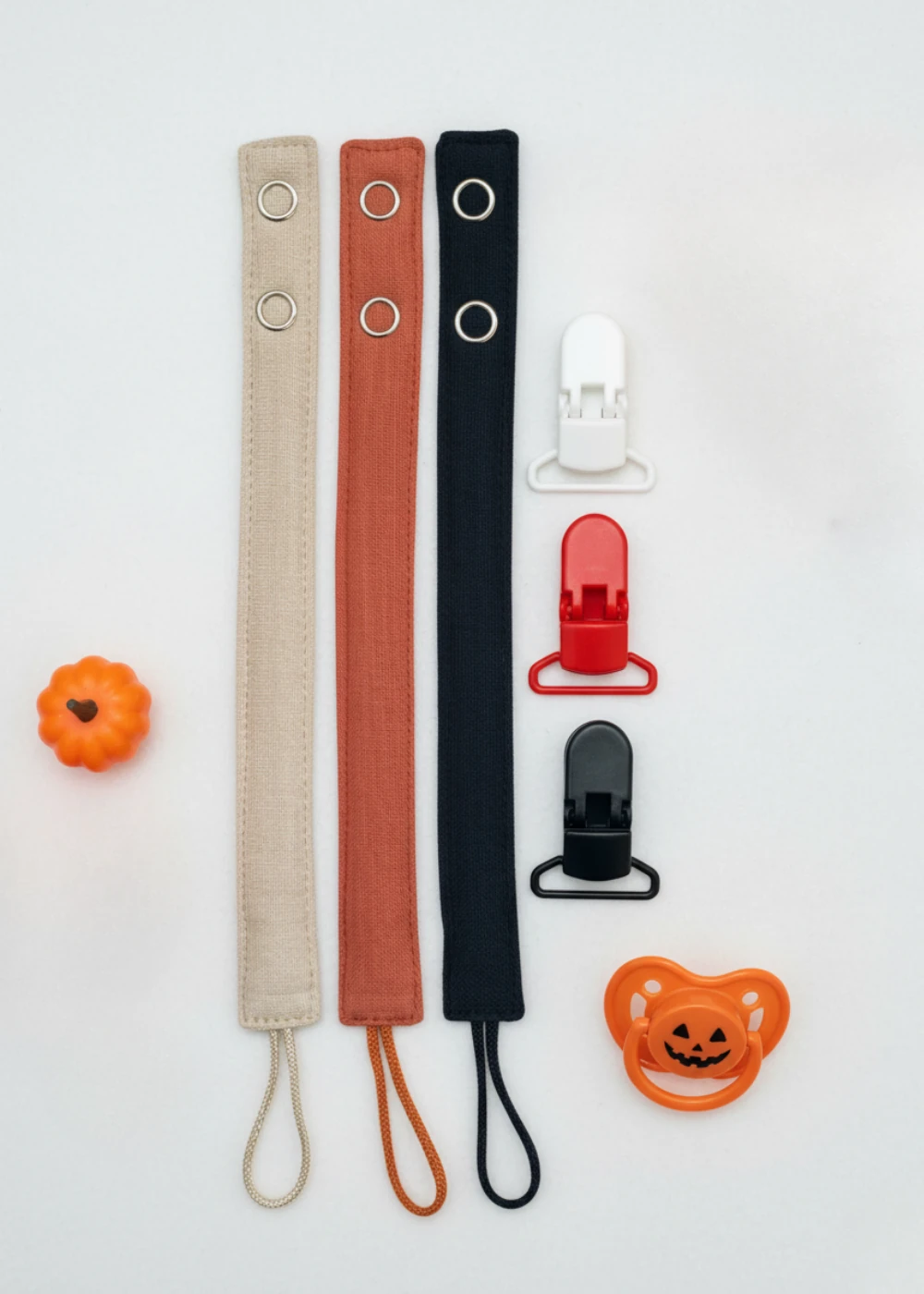 3'lü Pamuk Müslin Bebek Emzik Askısı - 3 Plastik Klips, Kolay Açılır Emzik Tutacağı / Zinciri | 2x25 cm - Halloween