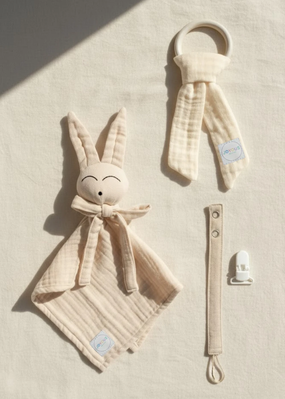 Yenidoğan 3’lü Müslin Set – Uyku Arkadaşı, Diş Kaşıyıcı, Emzik Askısı - latte (bej)