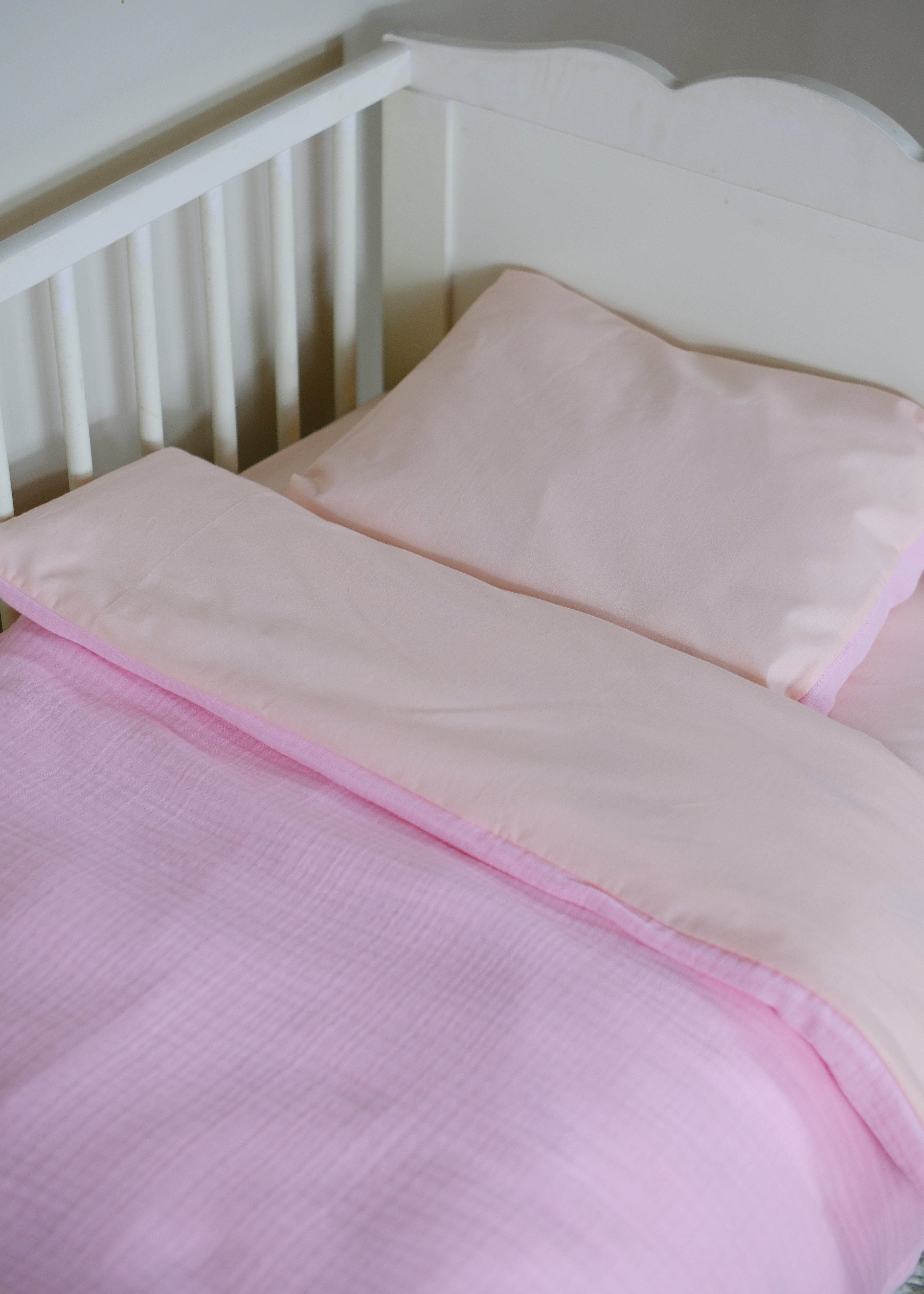 %100 Pamuk Muslin-Akfil Bebek Nevresim Takımı – Çift Yönlü Yastık ve Nevresim