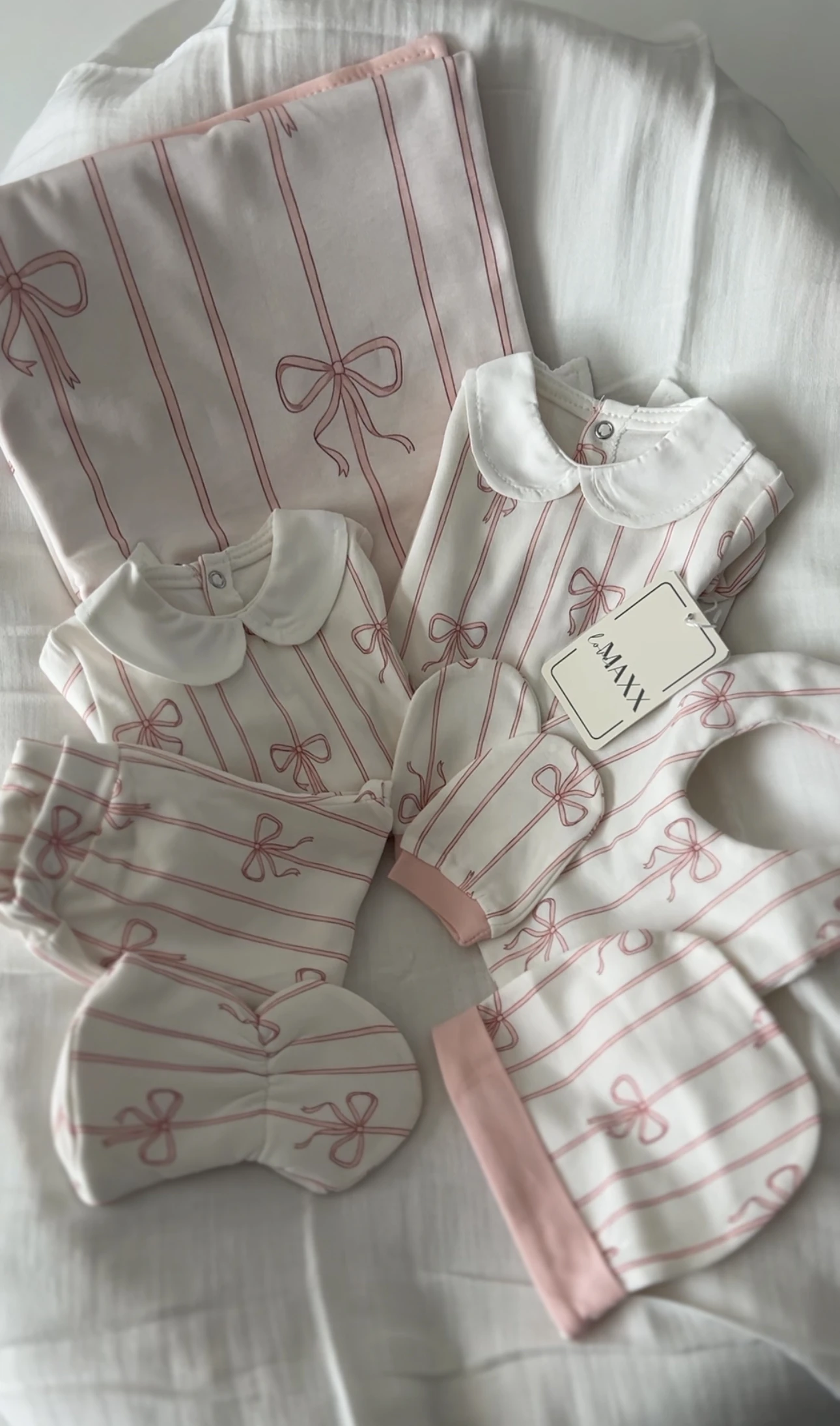 KIZ 0-3 Ay Fiyonklu Çizgili Kutulu Set