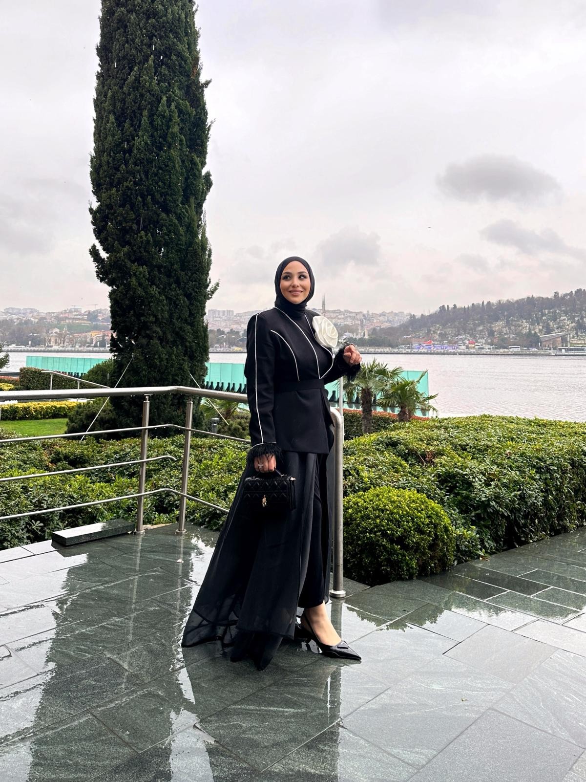 2967 ÇİÇEK DETAYLI ORGANZE TASARIM ABAYA 