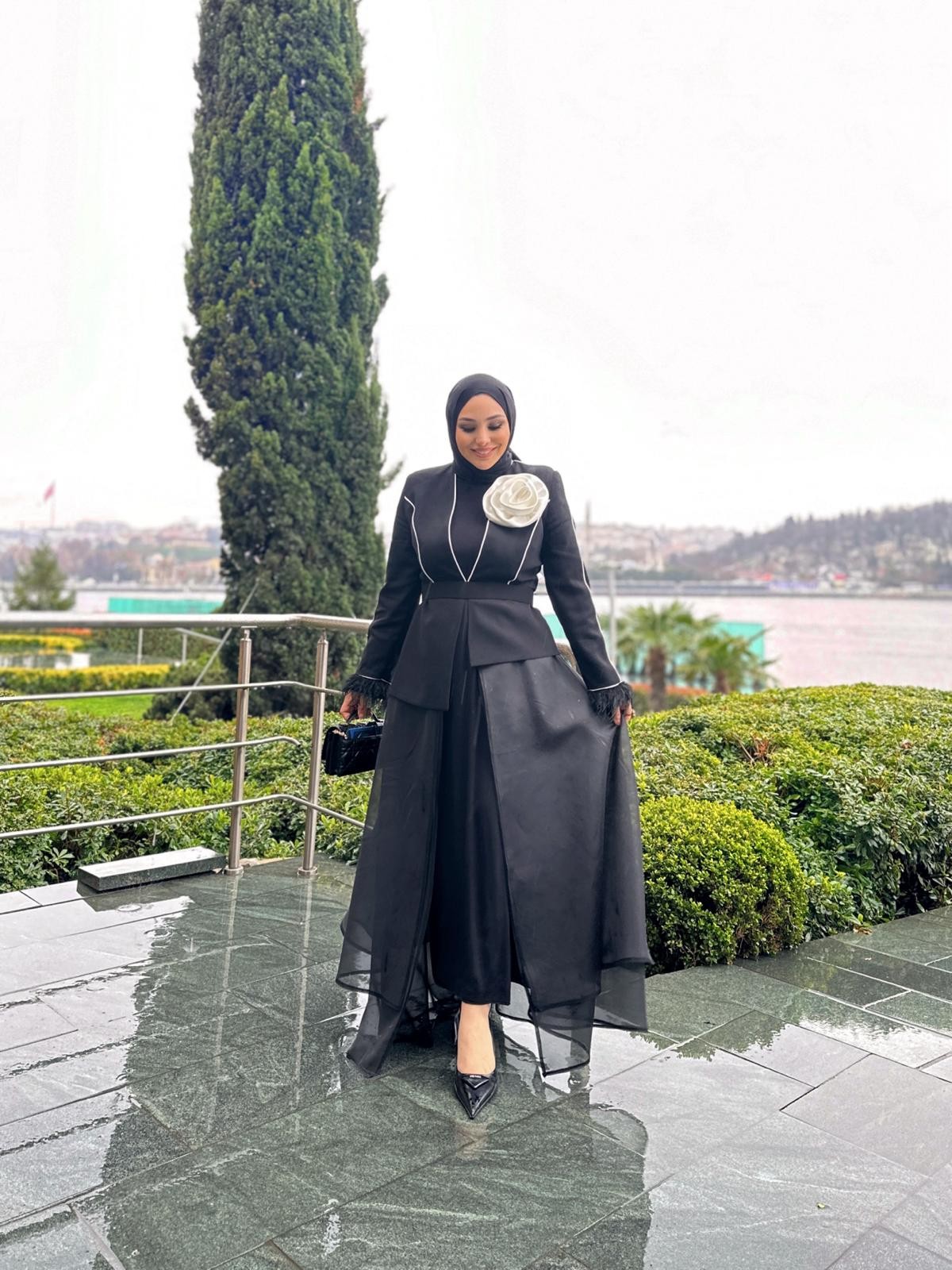 2967 ÇİÇEK DETAYLI ORGANZE TASARIM ABAYA 