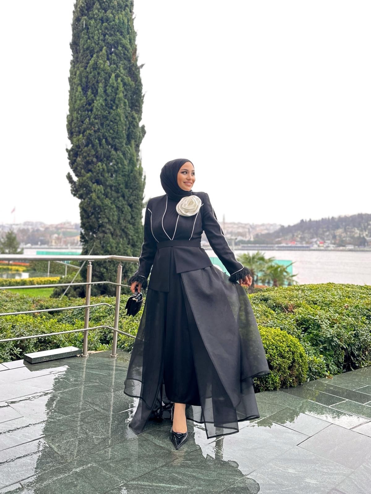 2967 ÇİÇEK DETAYLI ORGANZE TASARIM ABAYA 