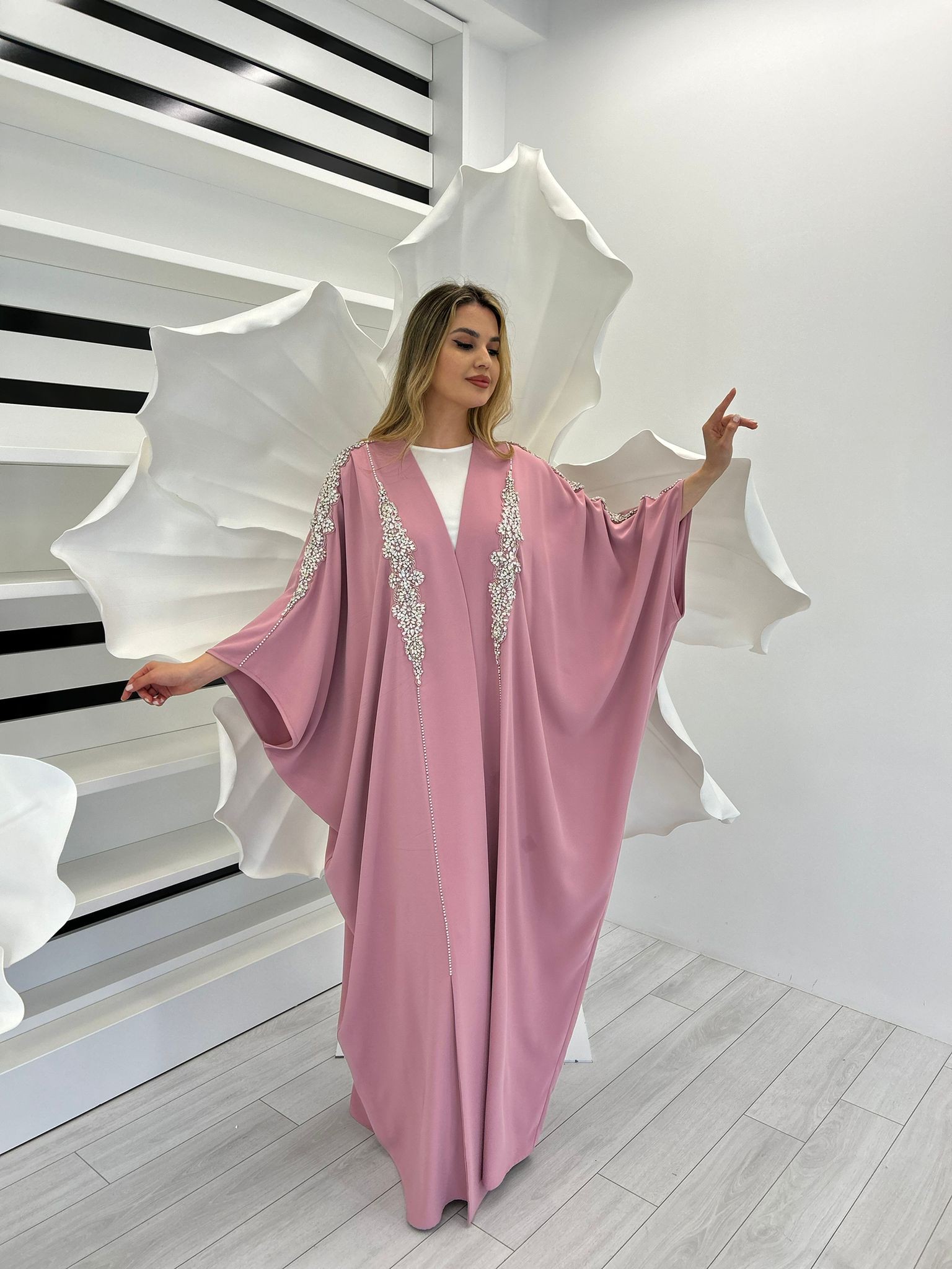 2469 KRİSTAL EL İŞİ TAŞ İŞLEMELİ YARASA MODEL ABAYA  - وردي فاتح