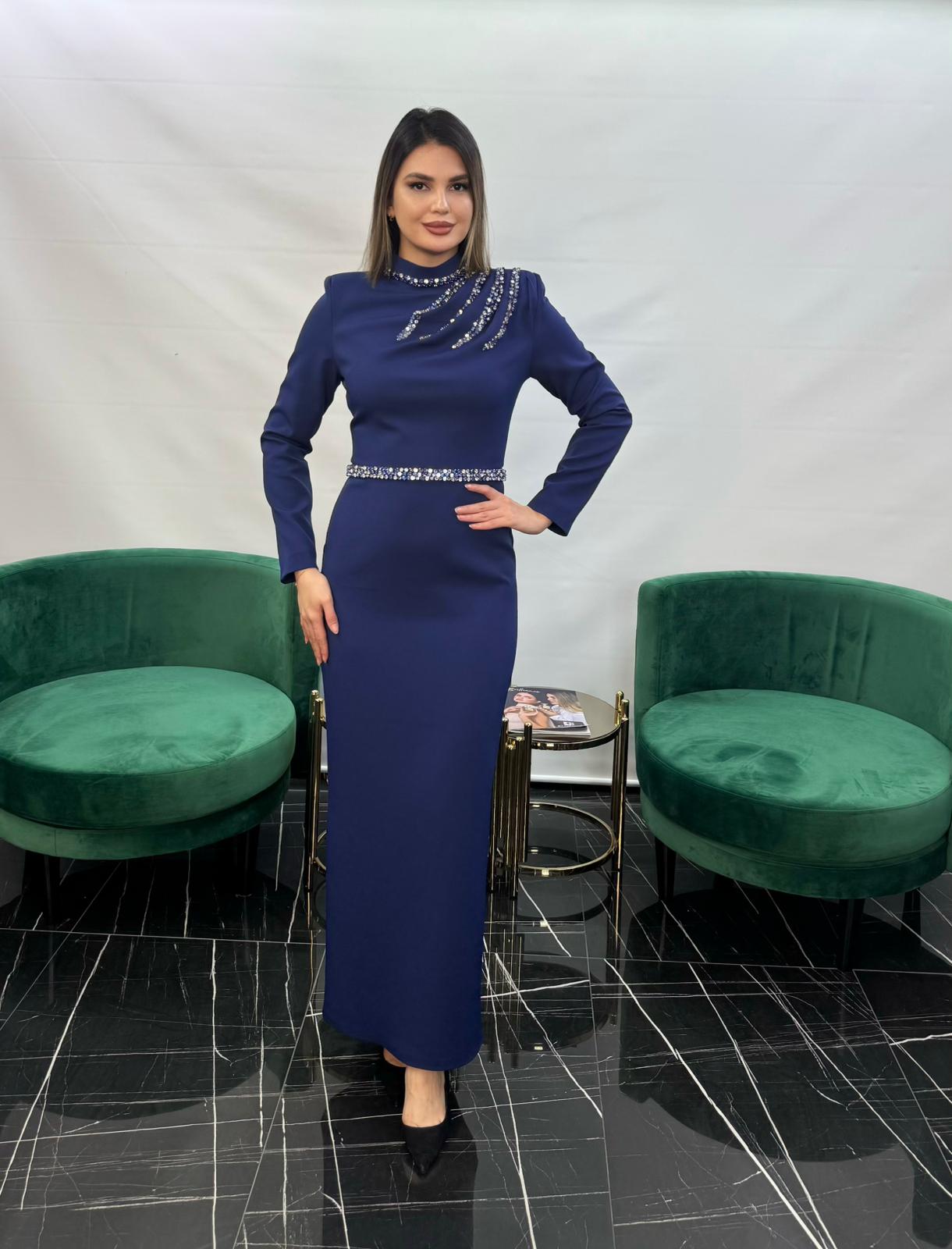 3264 TAŞ İŞLEMELİ ÖZEL TASARIM ELBİSE - نيلي 