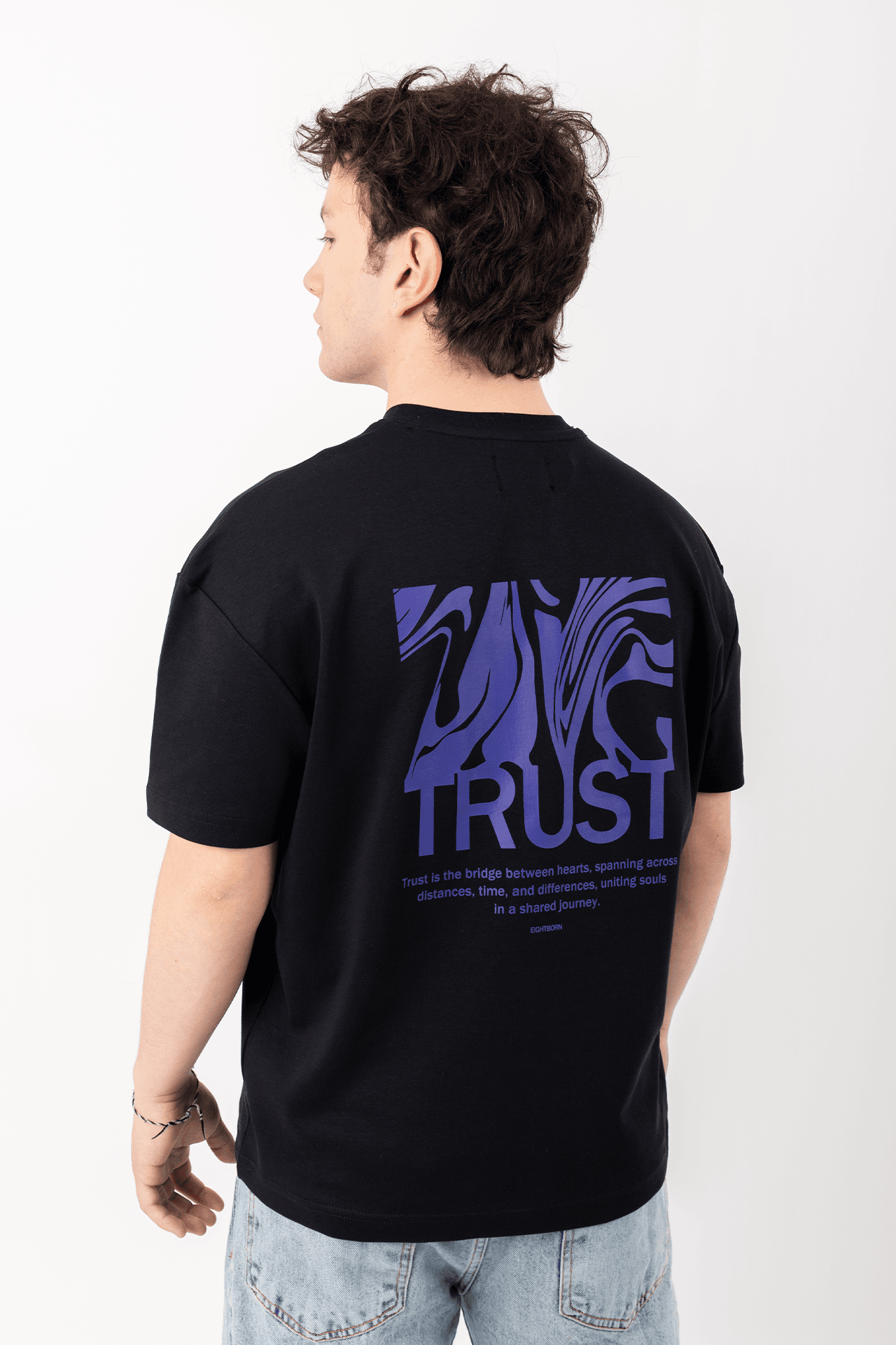 Trust Oversized T-shirt Black 05