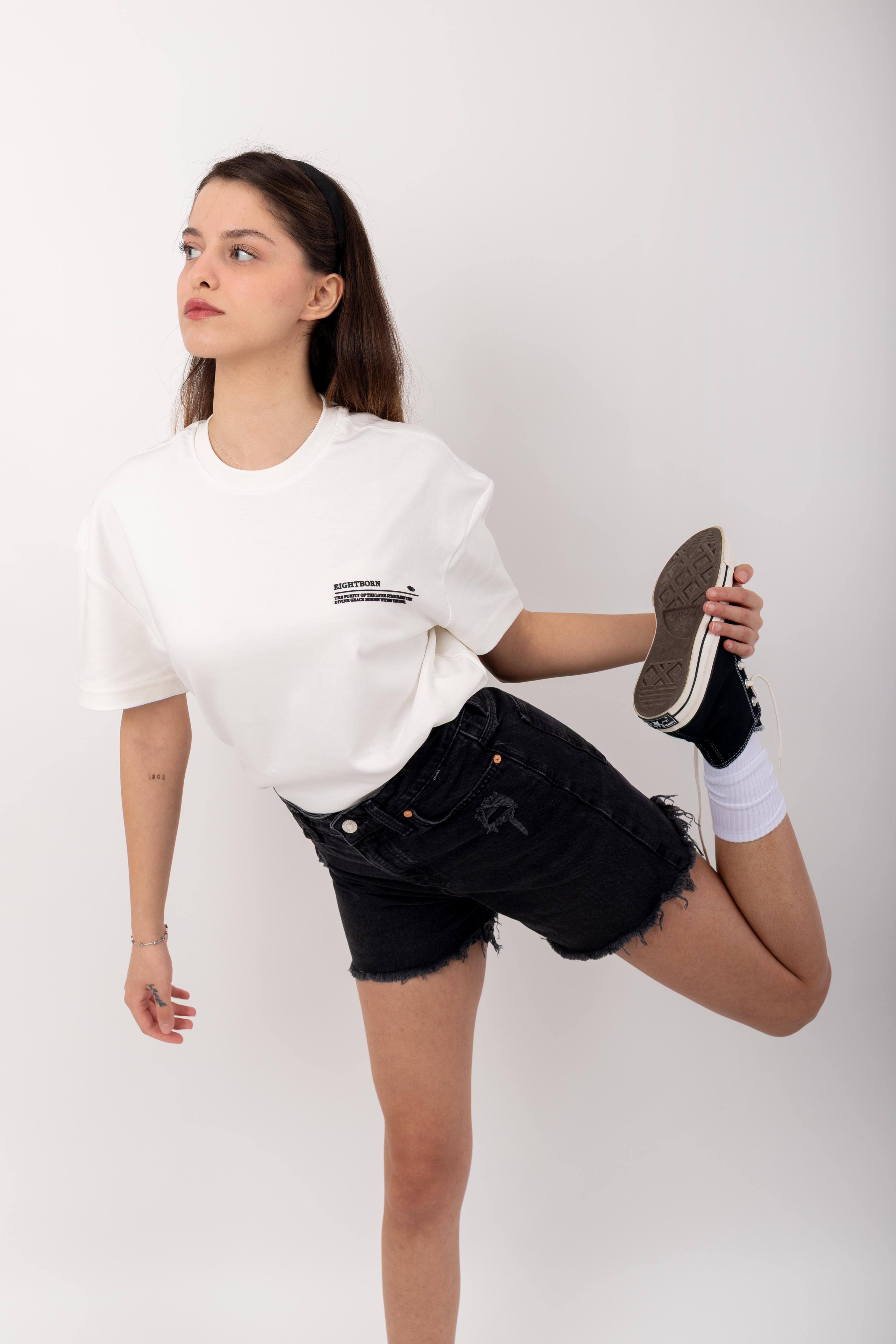 Lotus Oversized T-shirt White 04