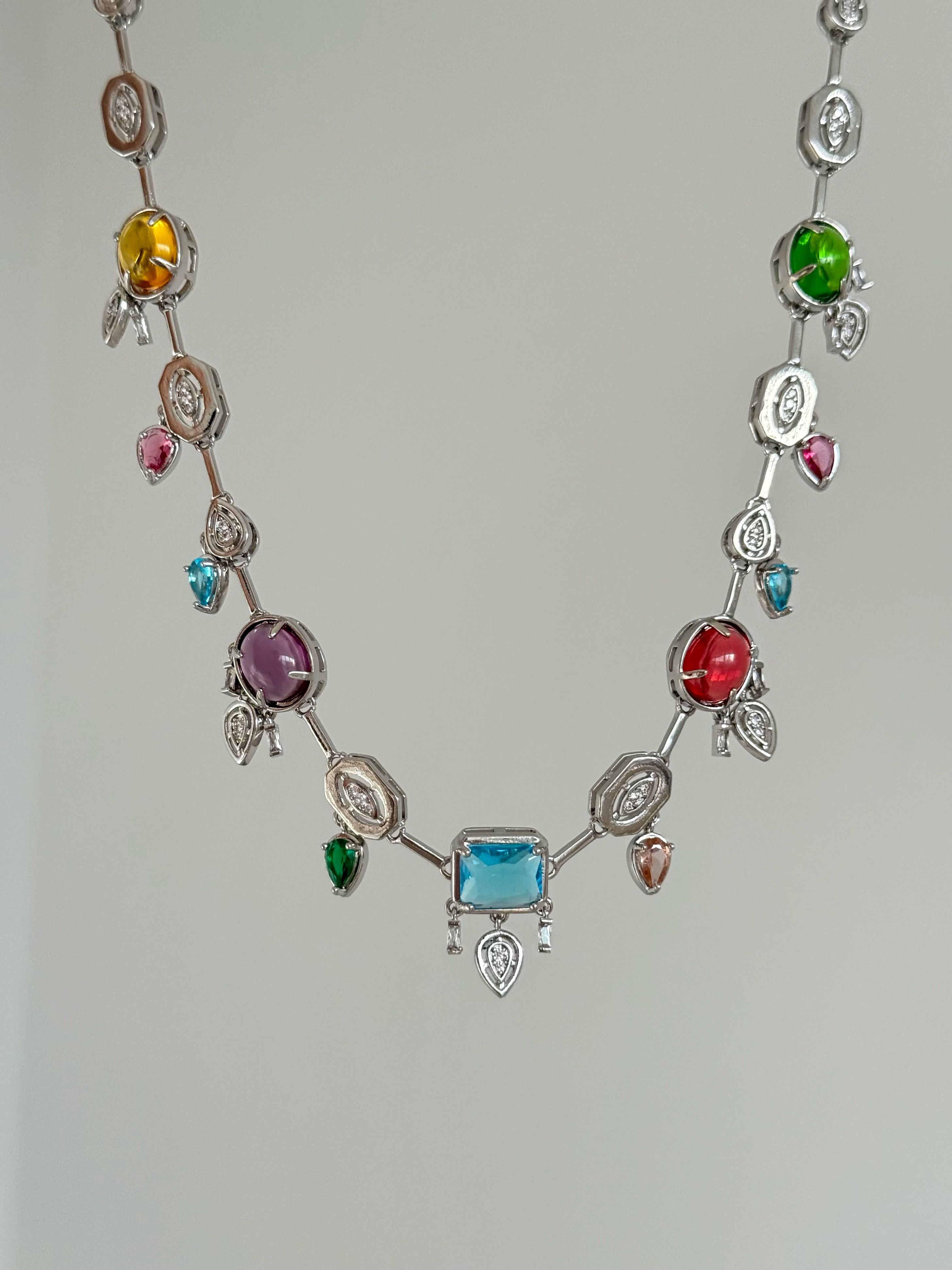 Silver Renkli Taşlı Kolye