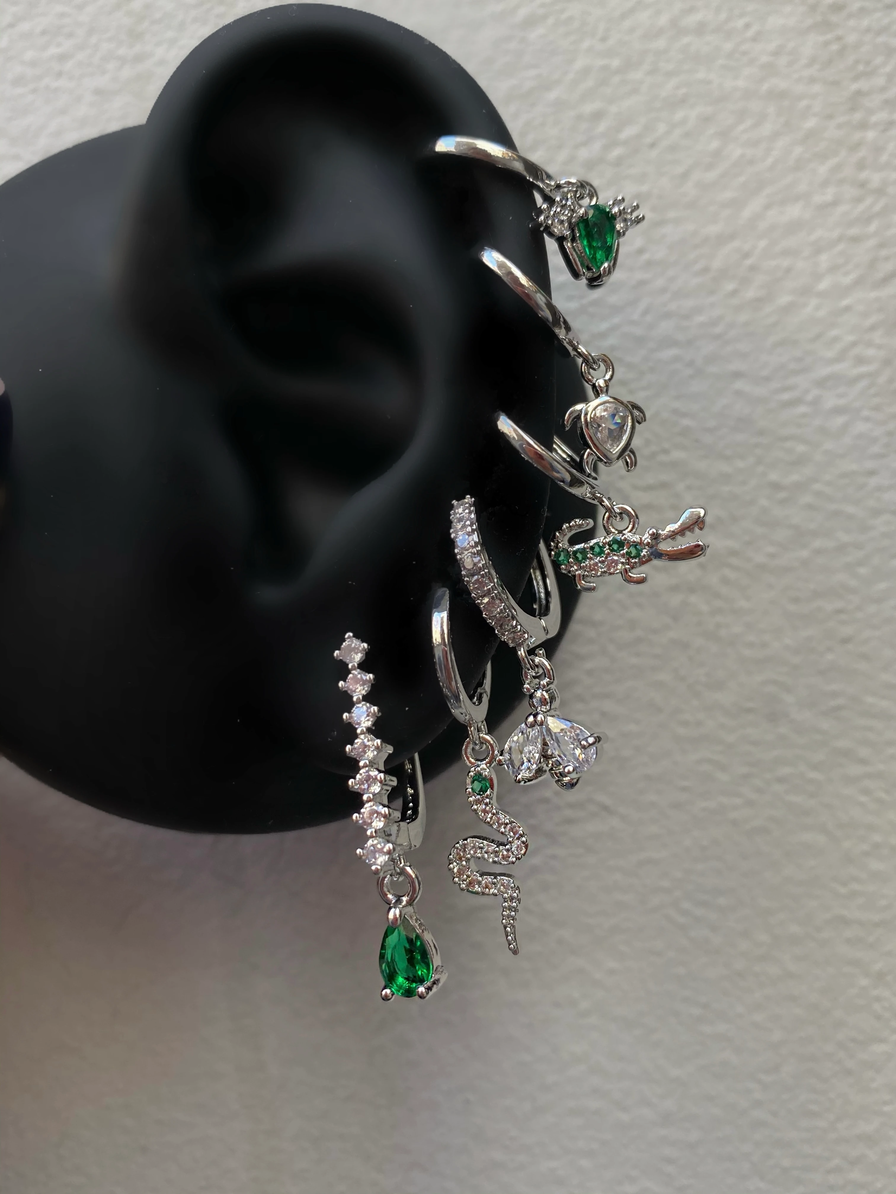 Çelik Timsah Detaylı 6 Lı Küpe Seti 