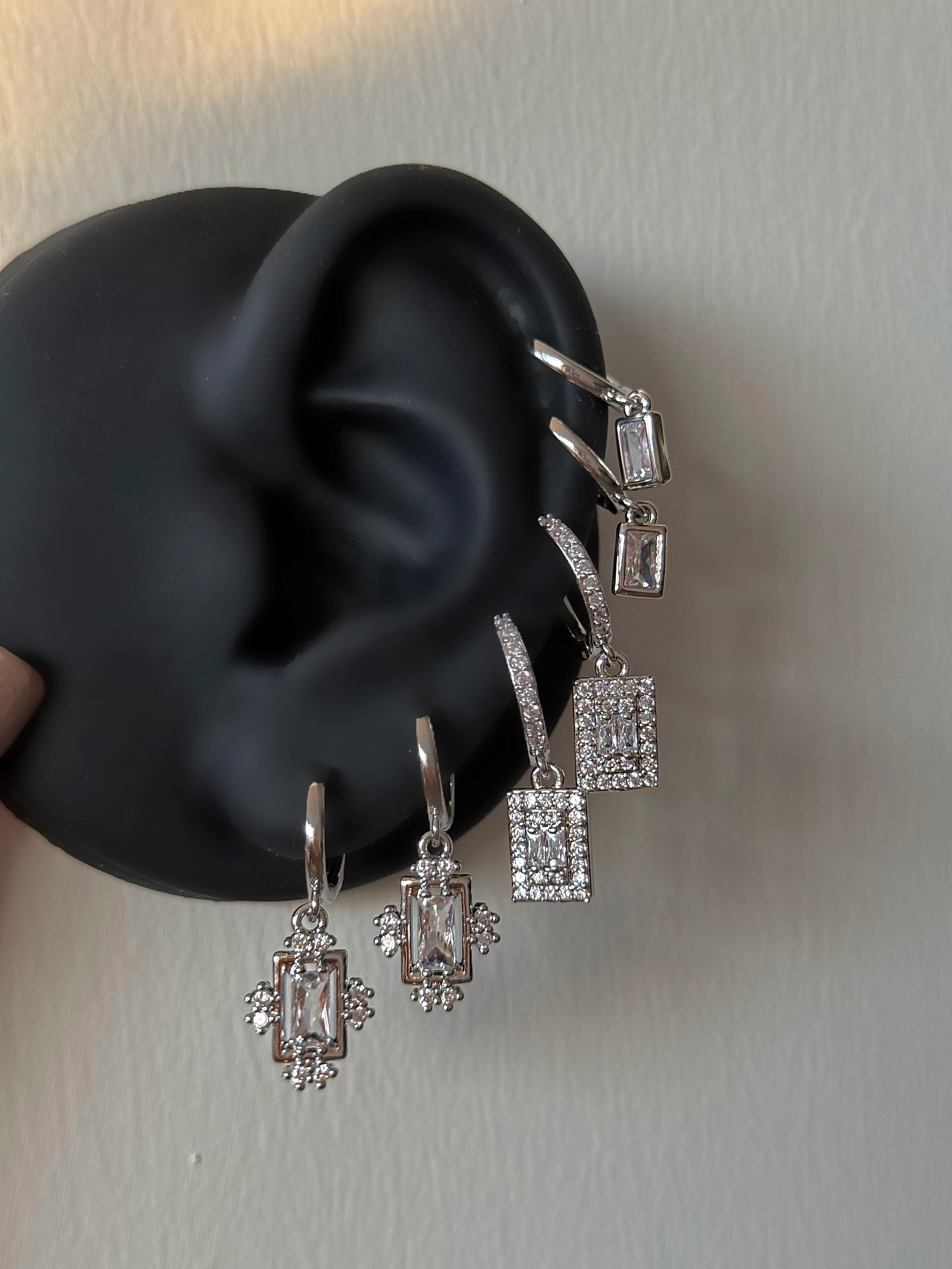 Çelik Silver Baget Taşlı 6 Lı Küpe Seti