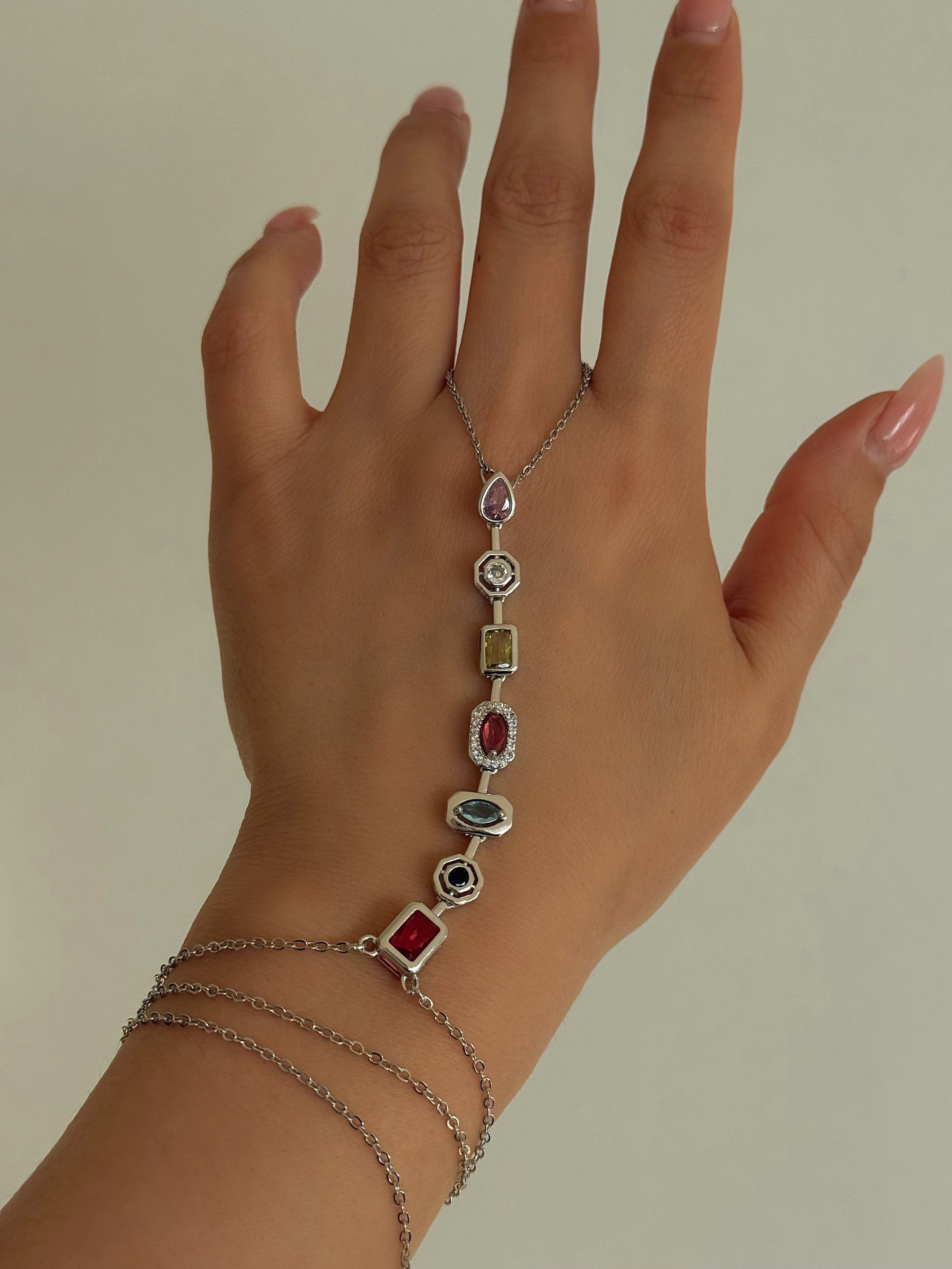 Çelik Renkli Baget Taşlı Silver Şahmeran