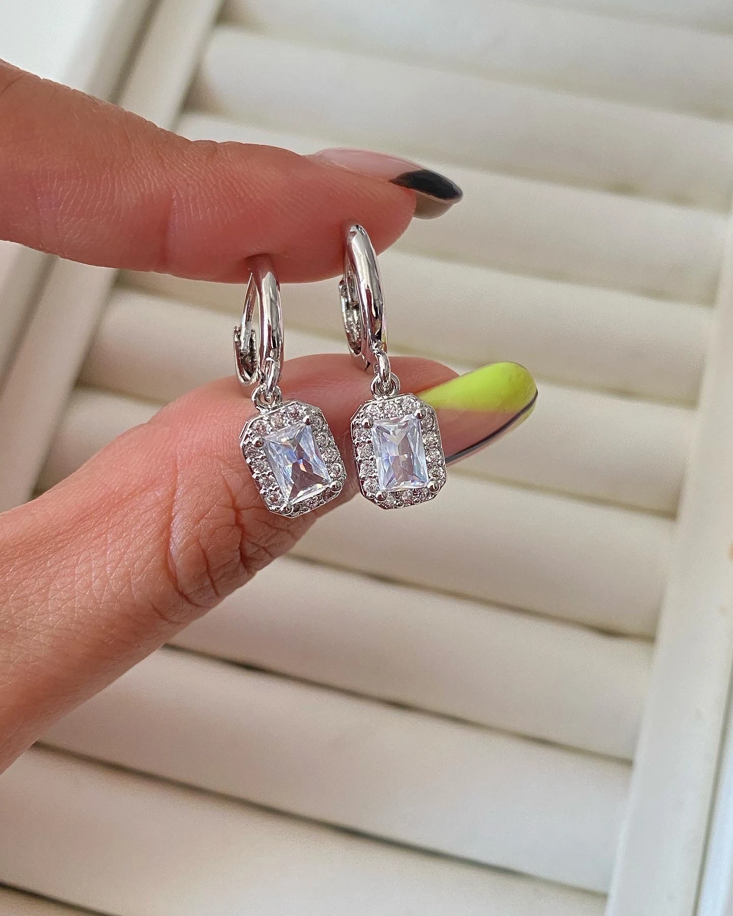 İthal Silver Baget Taşlı Küpe