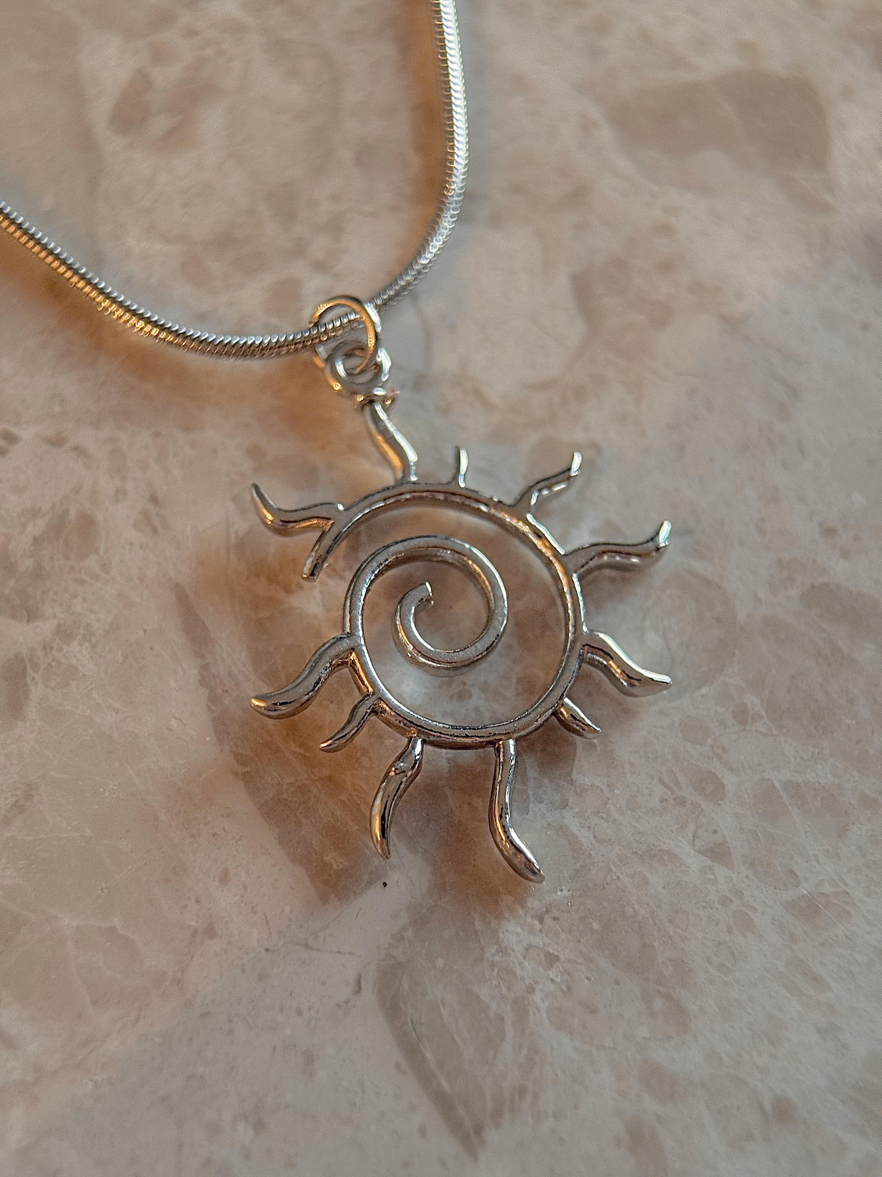 Silver Güneş Kolye