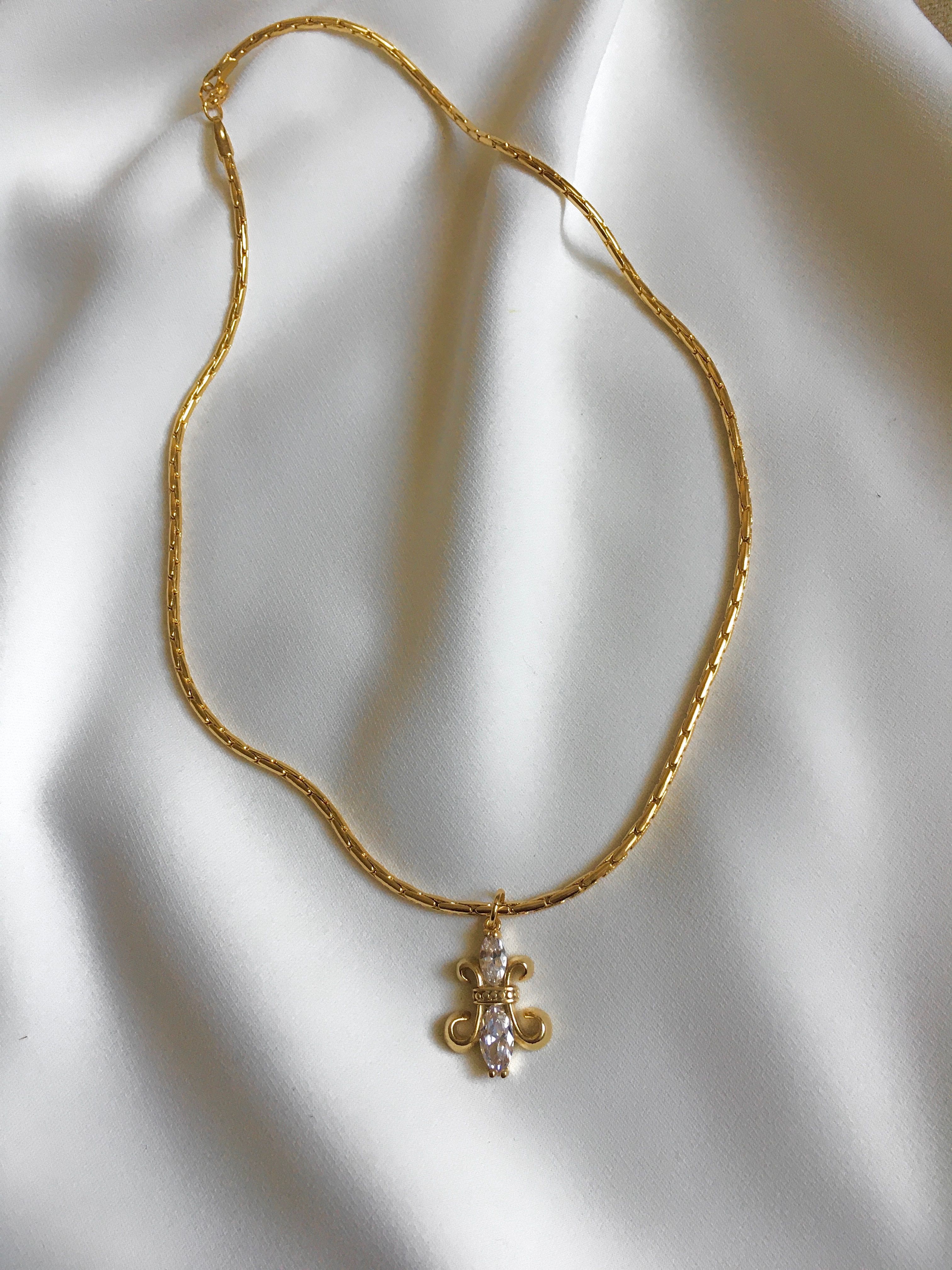 Gold Fransız Zambağı Kolye