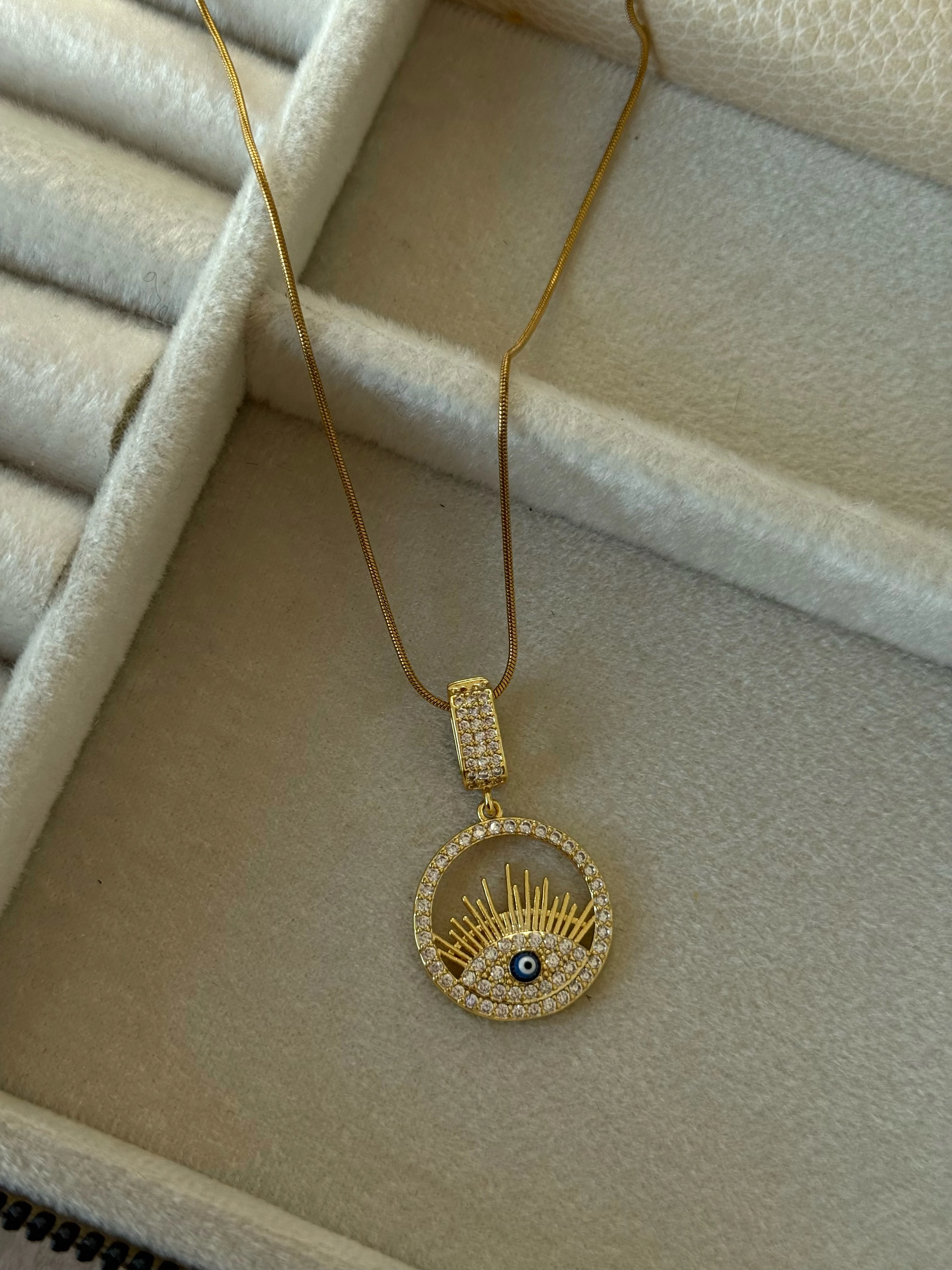 Çelik Göz Detay Plaka Kolye