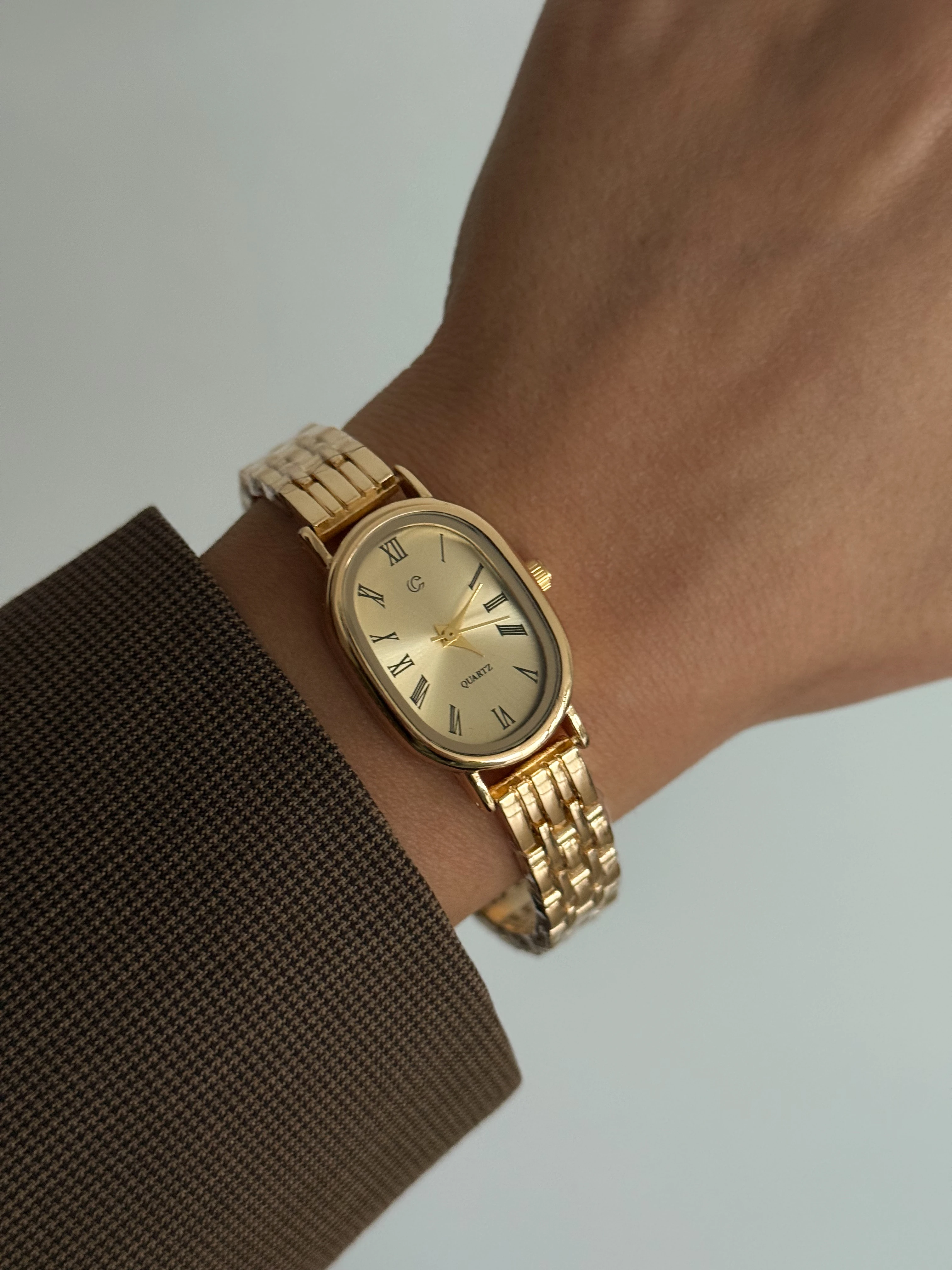 Gold Oval Detay Saat