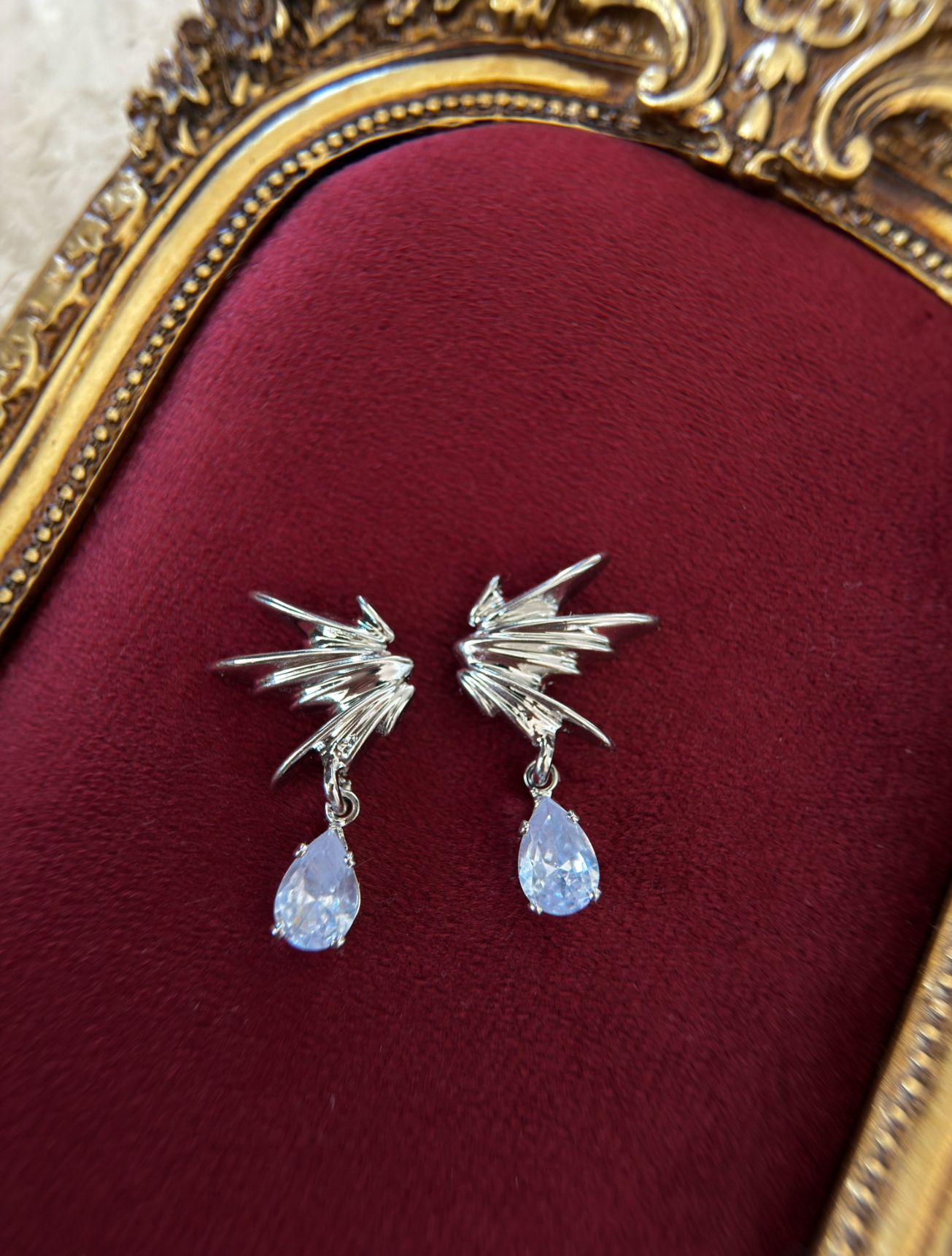 Silver Taşlı Kanat Küpe
