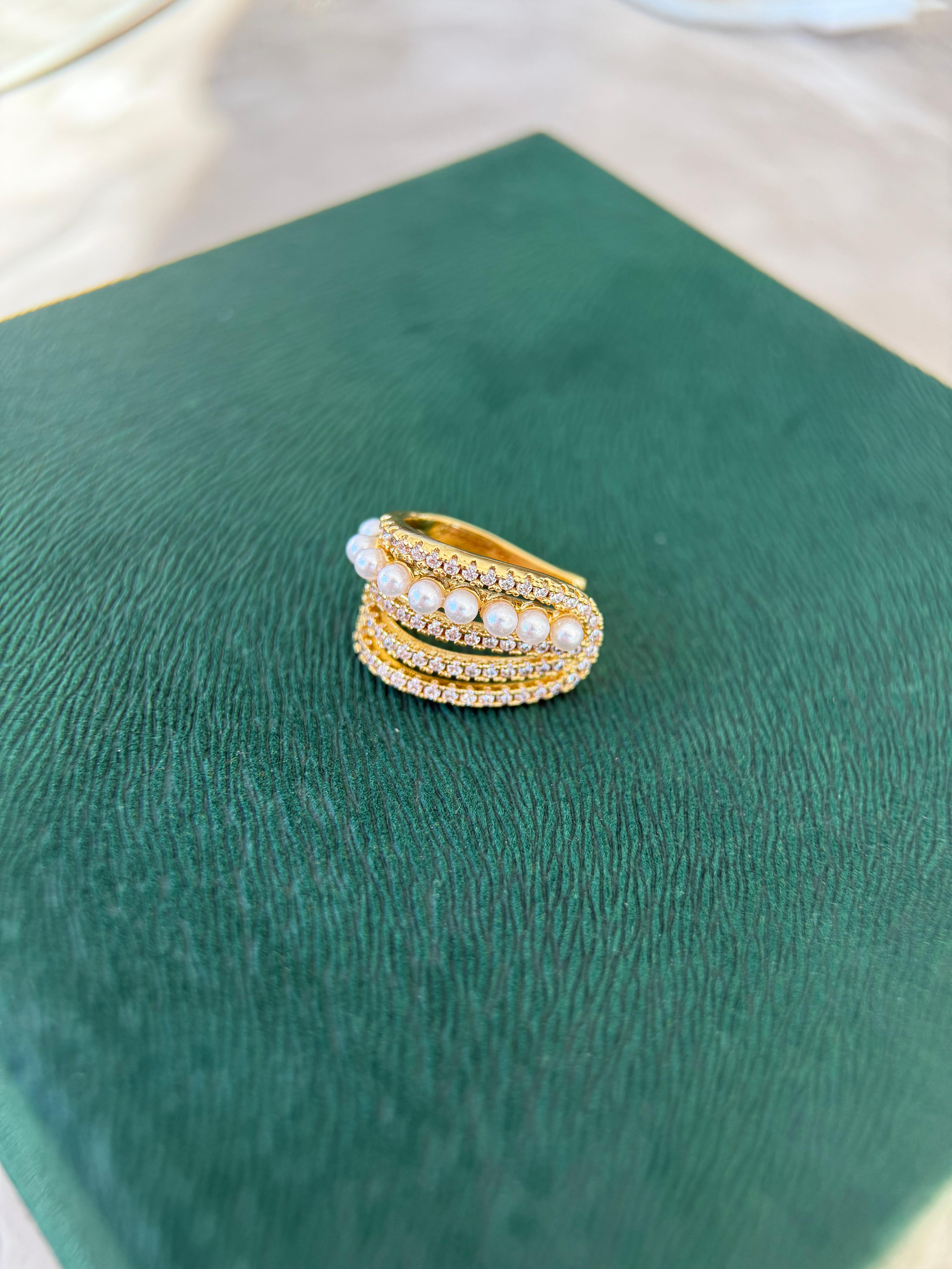 Çelik Gold İncili Earcuff