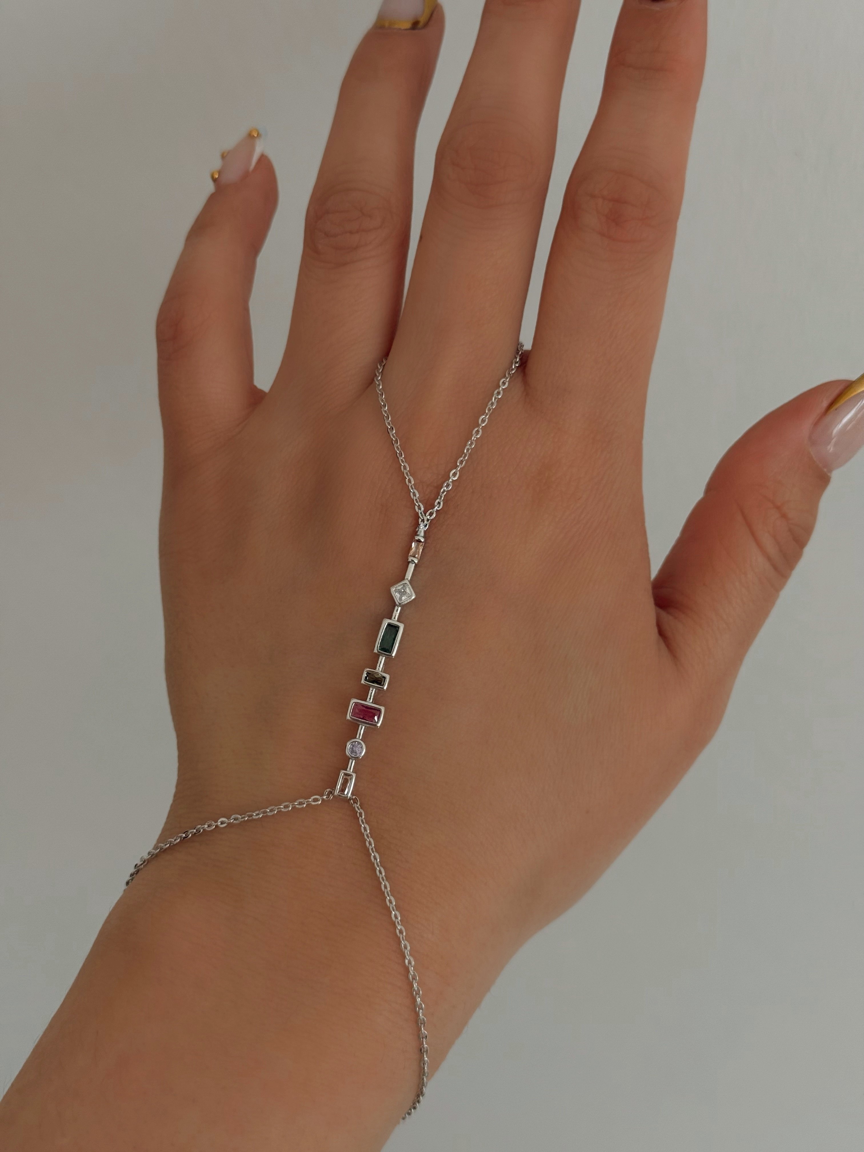 Çelik Silver Baget Taşlı Şahmeran