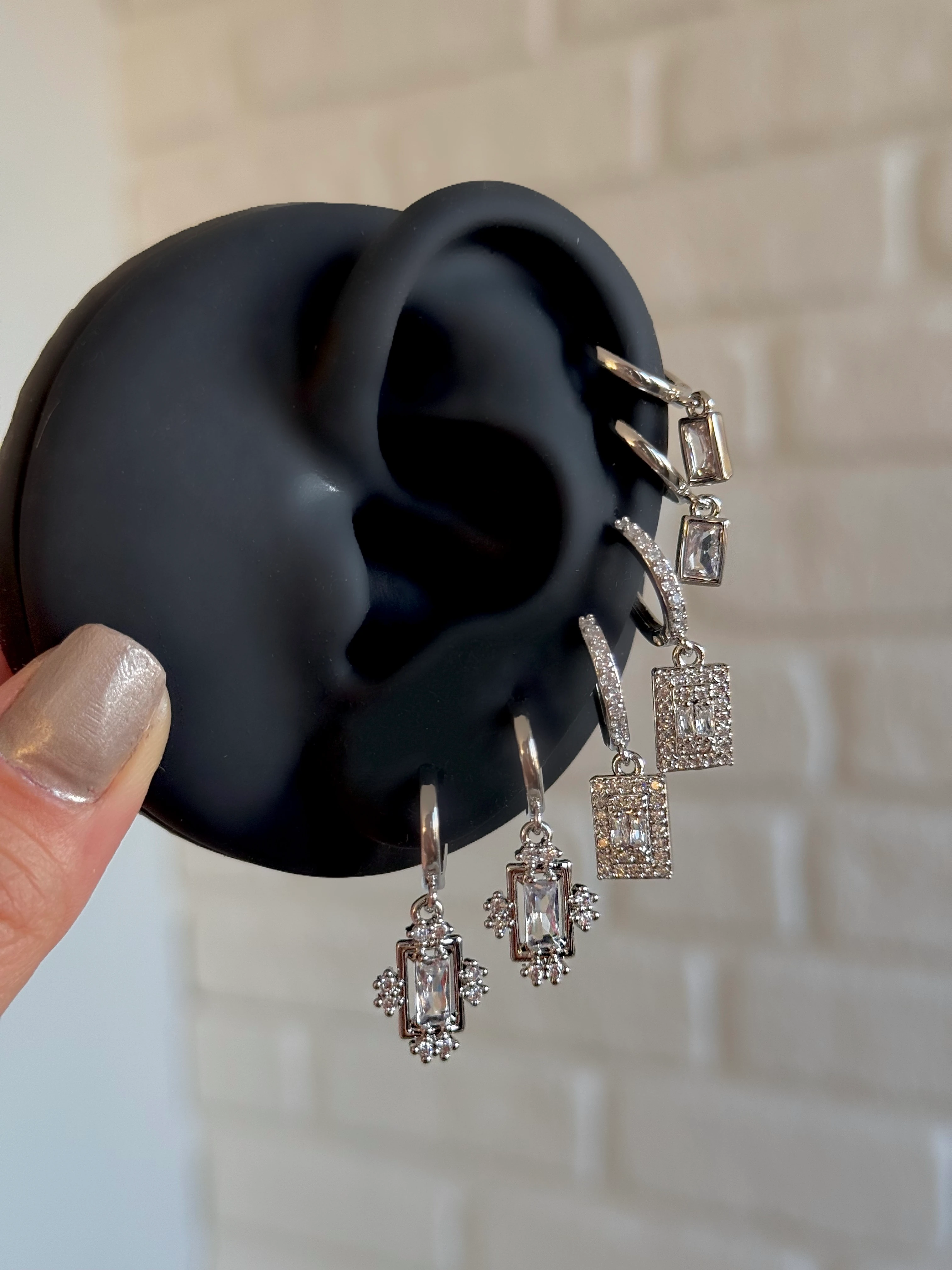 Çelik Silver Baget Taşlı 6 Lı Küpe Seti