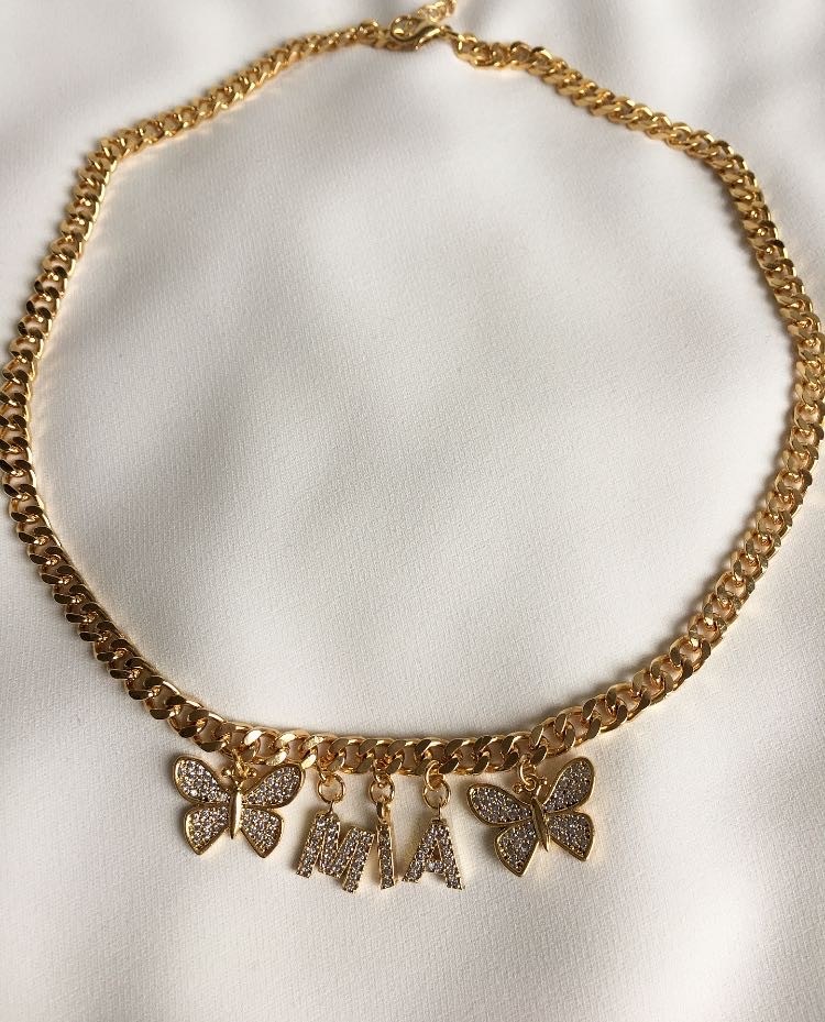 Kelebekli İsim Kolye