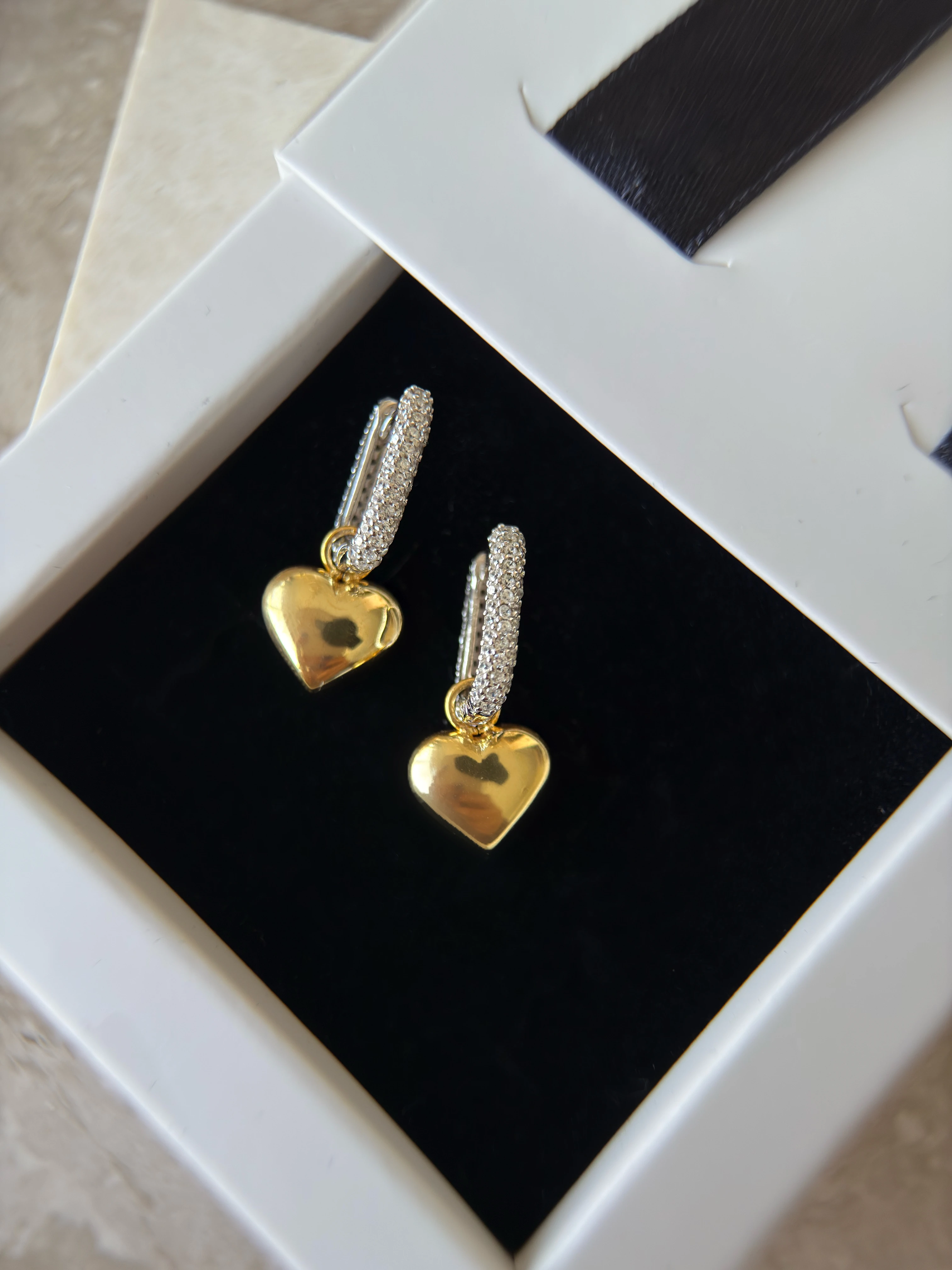 925 Ayar Gümüş Pofuduk Kalpli Küpe 